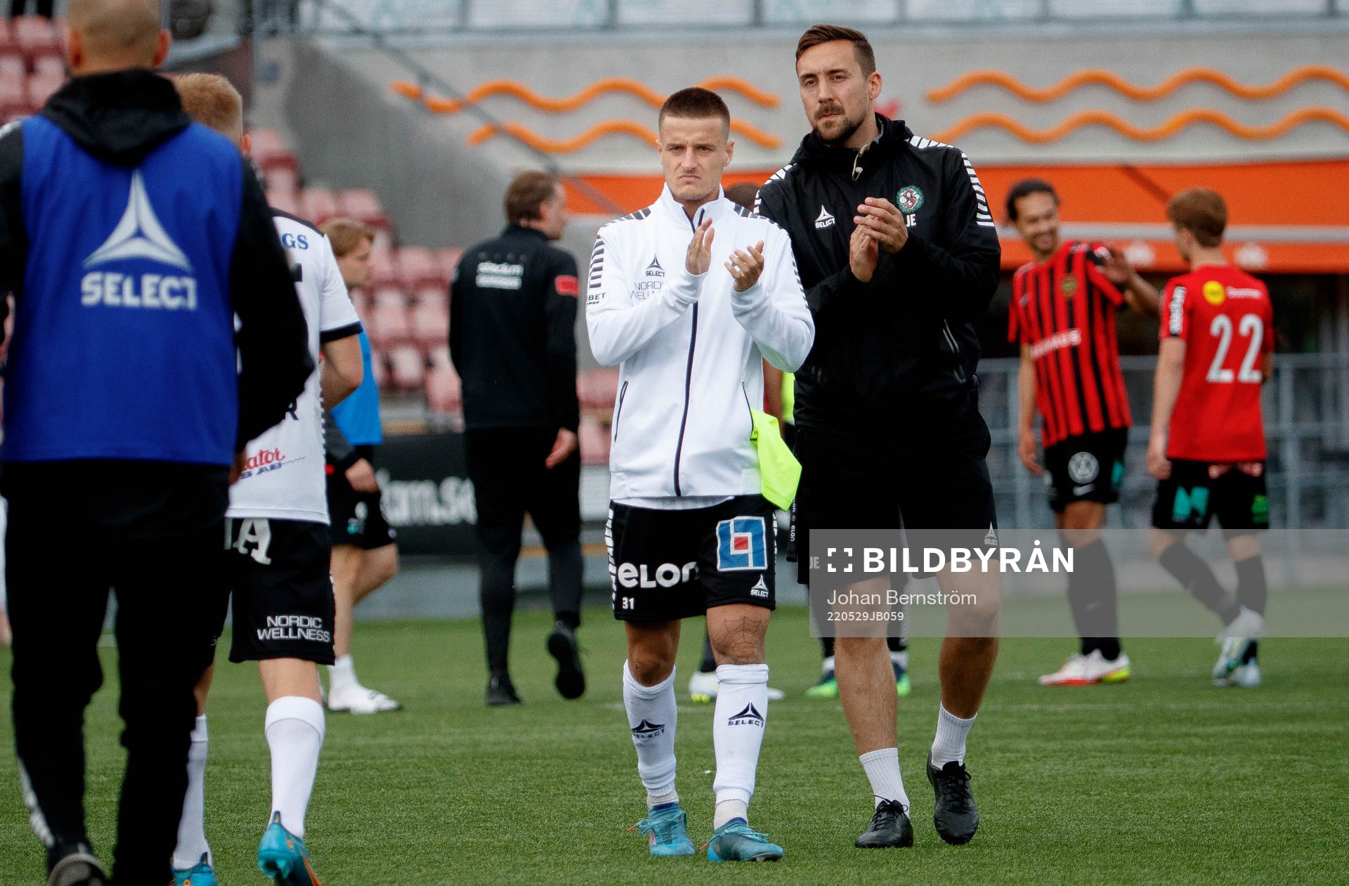 Örebros Vincent Thill tackar publiken
