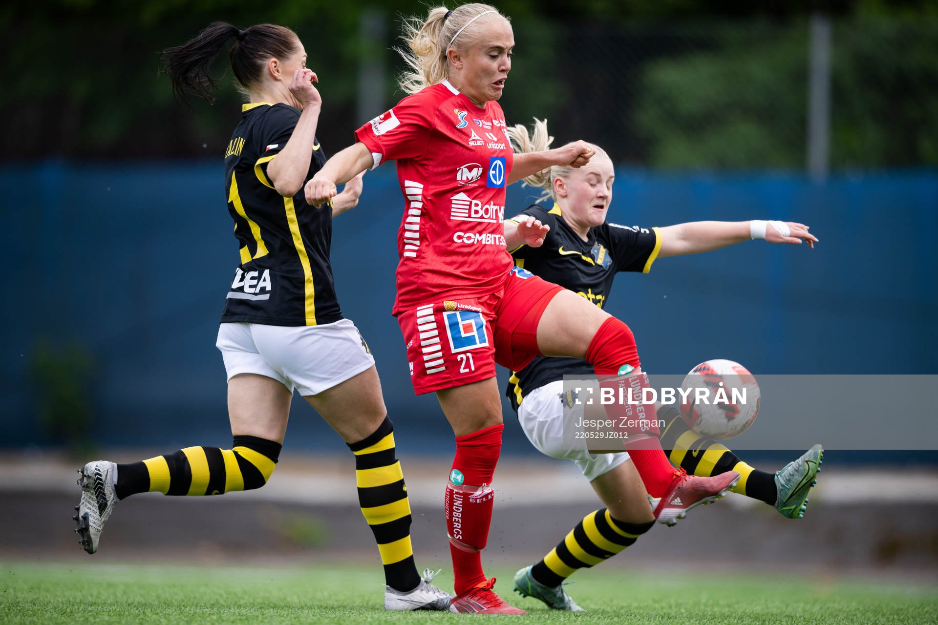s Linda Hallin och Emelie Jansson