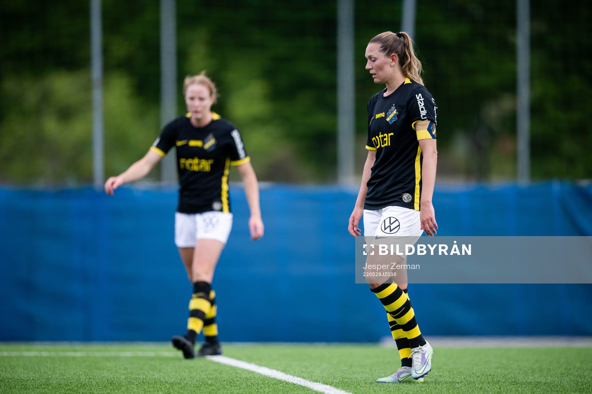 s Sara Nordin och Jennie Nordin deppar
