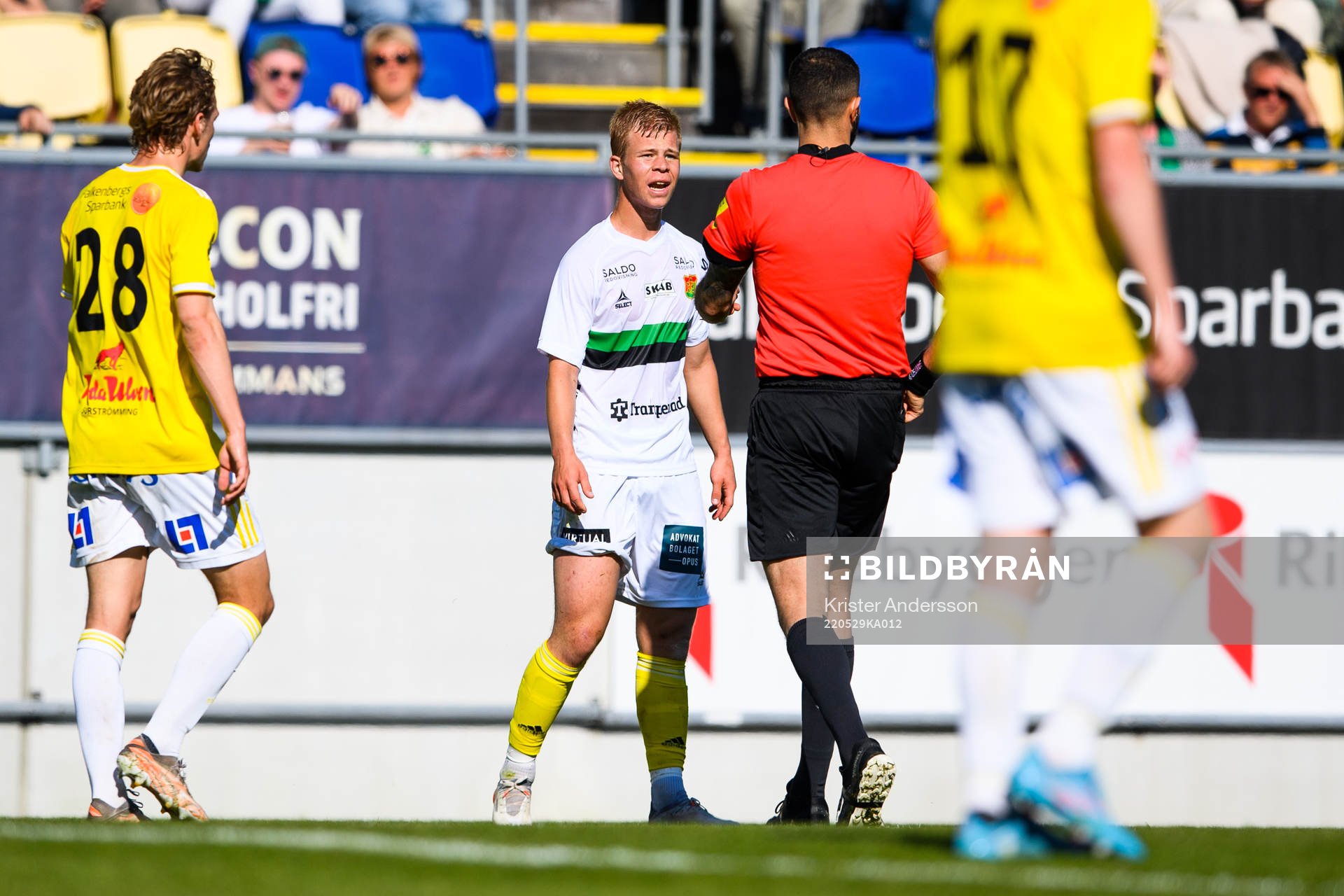GAIS Filip Gustafsson får gult kort