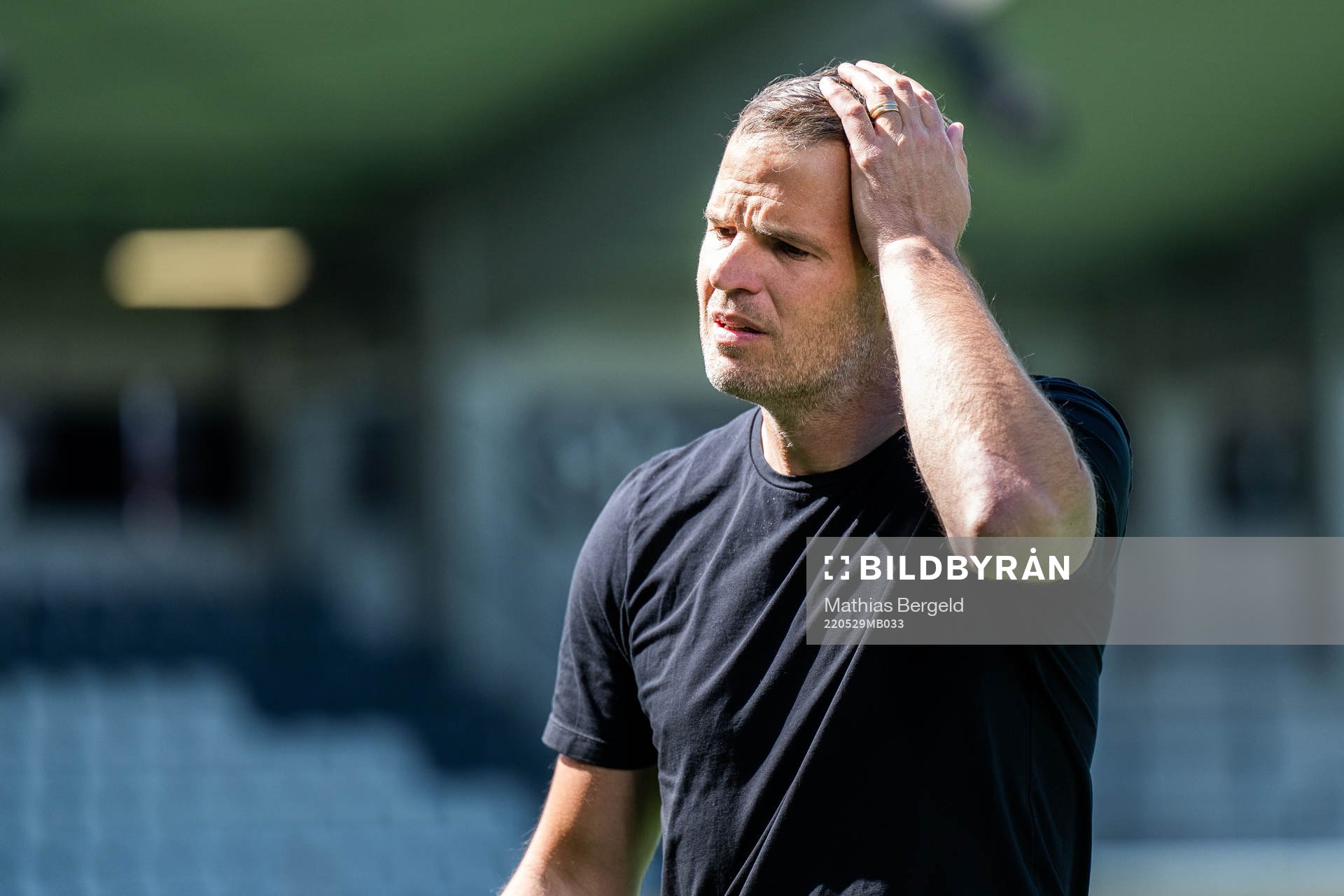 Häckens tränare Robert Vilahamn deppar