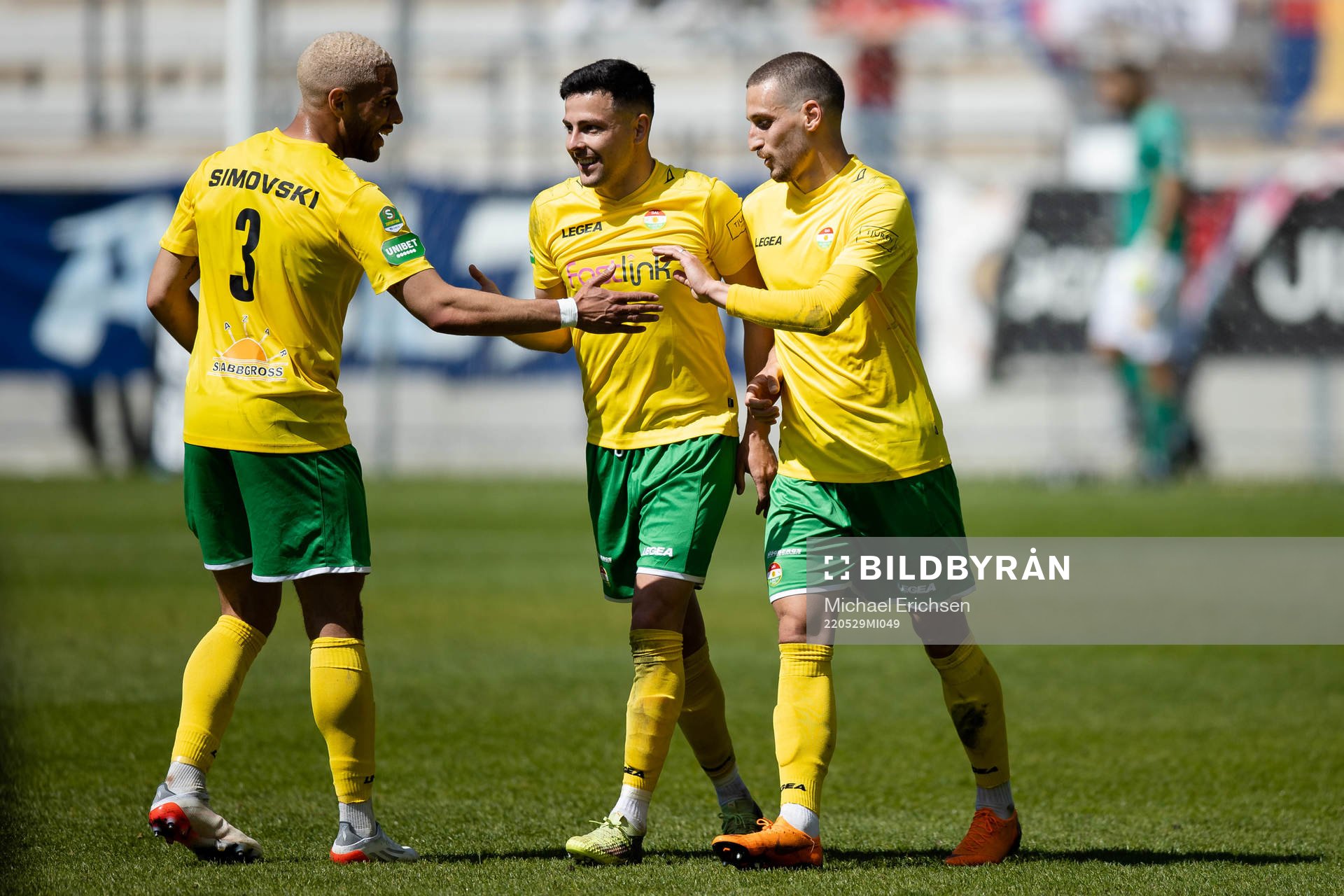 Dalkurds Ezequiel Montagna jublar efter 2-2 med lagkamrater under fotbollsmatchen i Superettan mellan Örgryte och Dalkurd den 29 maj 2022 i Göteborg.