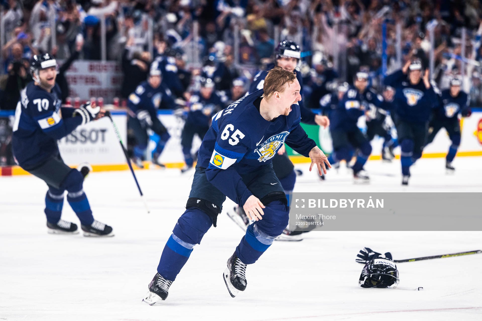 Sakari Manninen of Finland celebrates