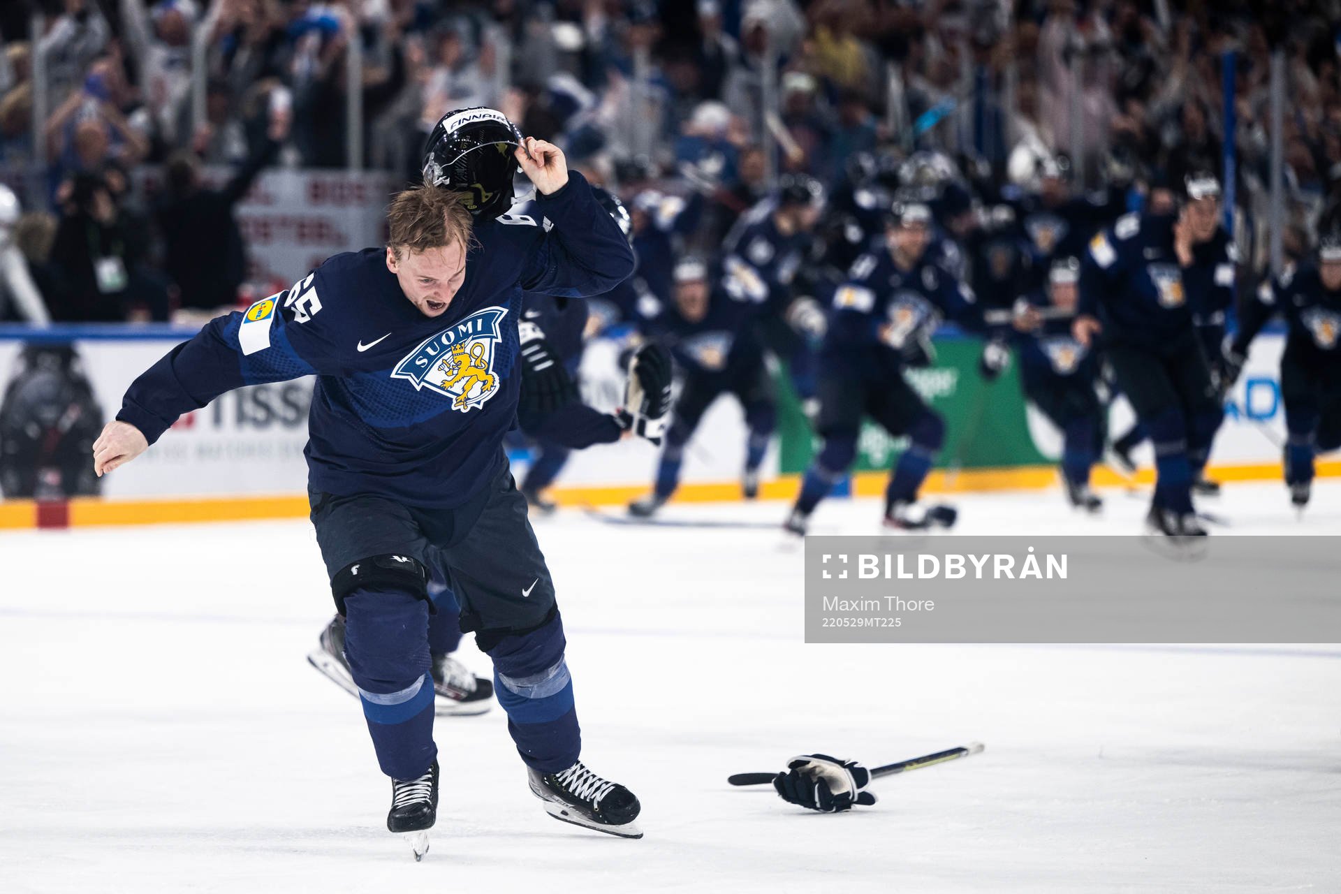 Sakari Manninen of Finland celebrates