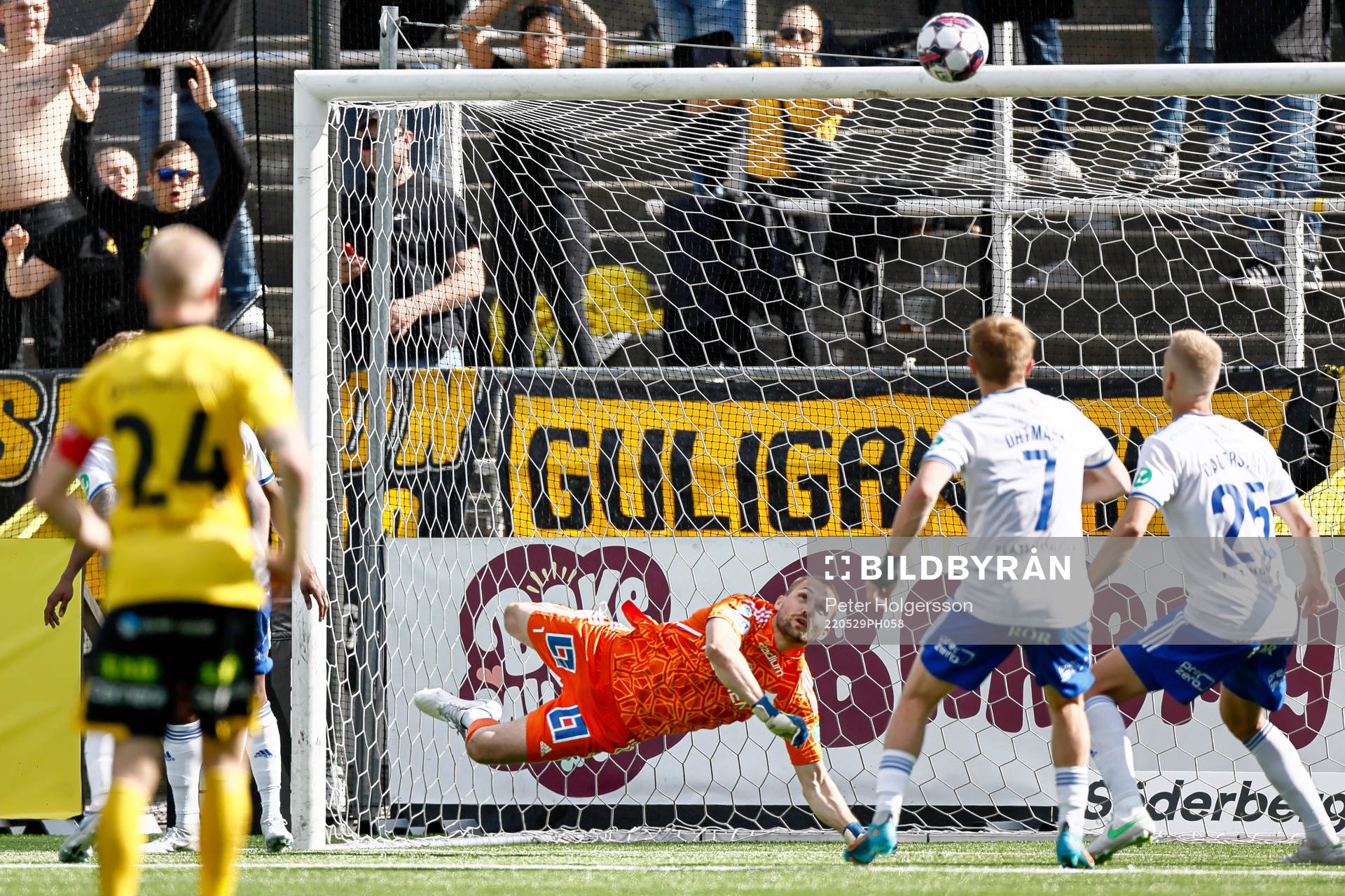 Räddning av IFK Norrköpings målvakt Oscar Jansson