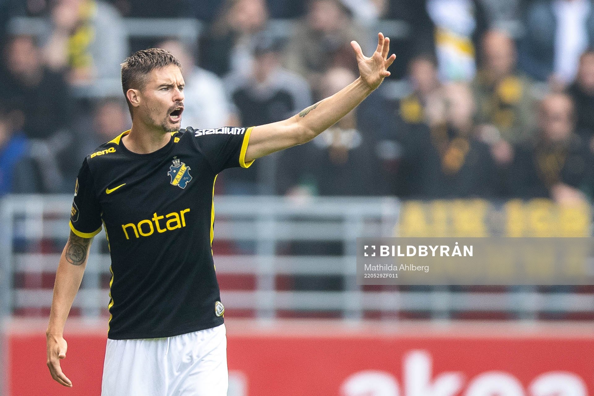s Mikael Lustig