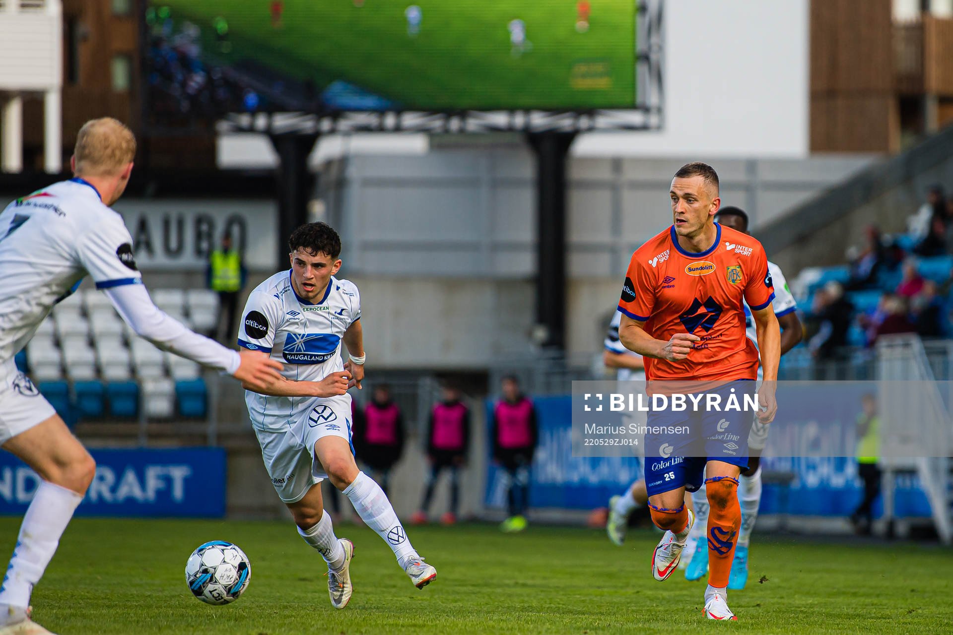 Christos Zafeiris of Haugesund and Besim Serbecic of