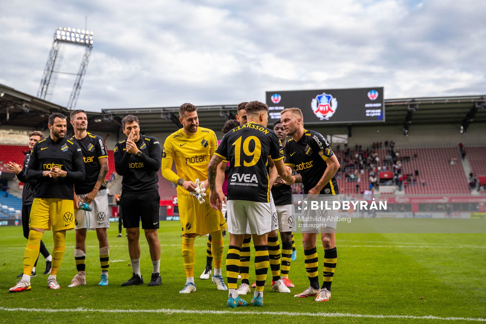 s målvakt Kristoffer Nordfeldt, Jordan Larsson och