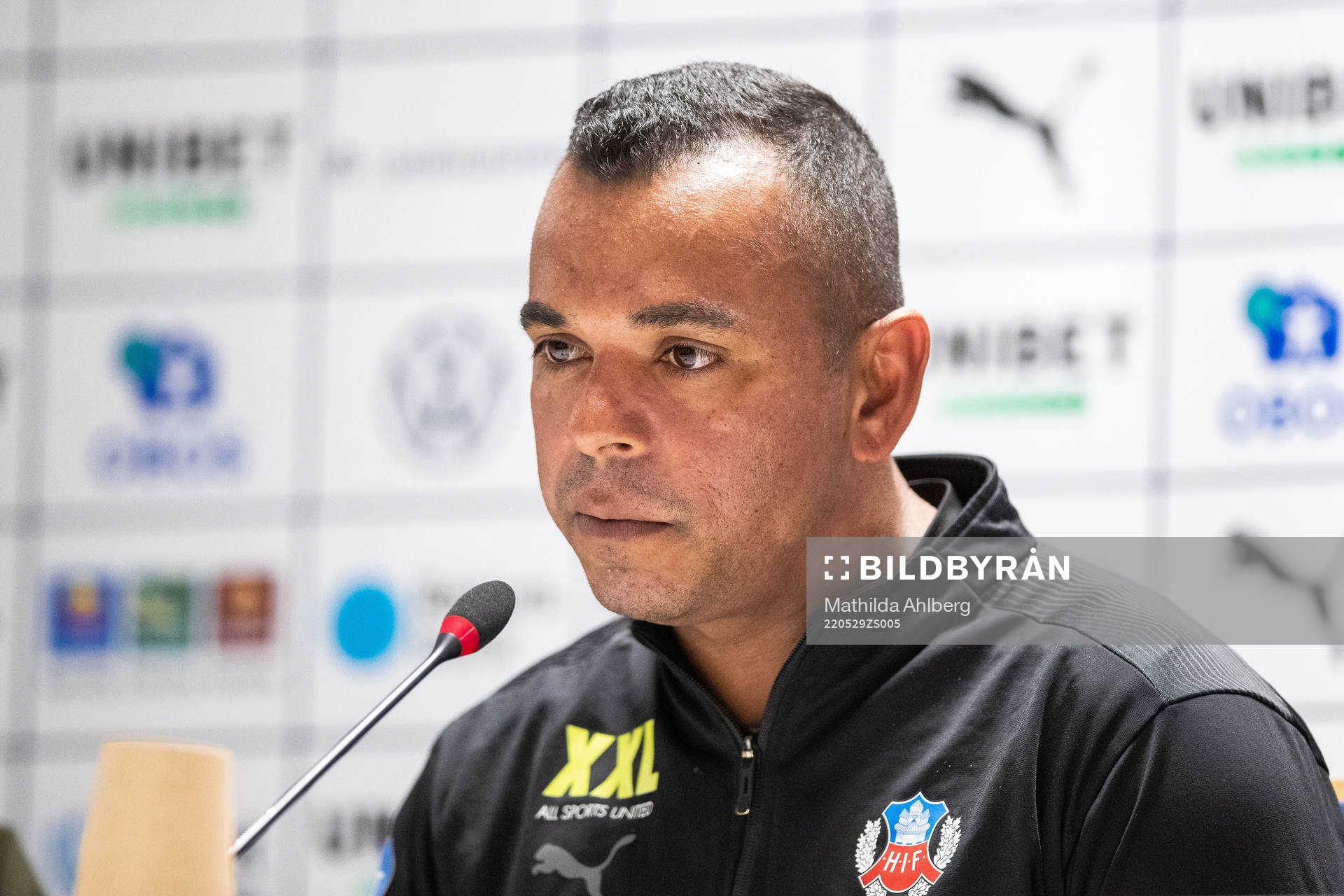 Helsingborgs tränare Alvaro Santos deppar