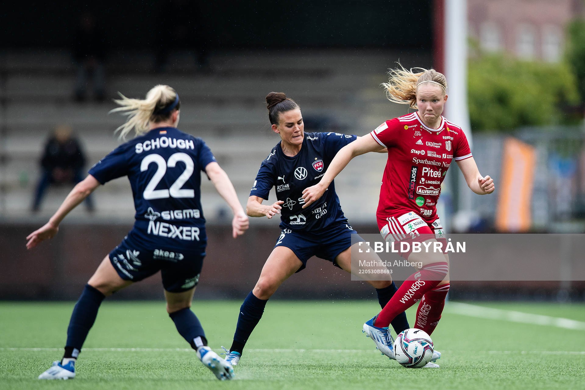 FC Rosengårds Katrine Veje och Piteås Hlin Eiríksdóttir