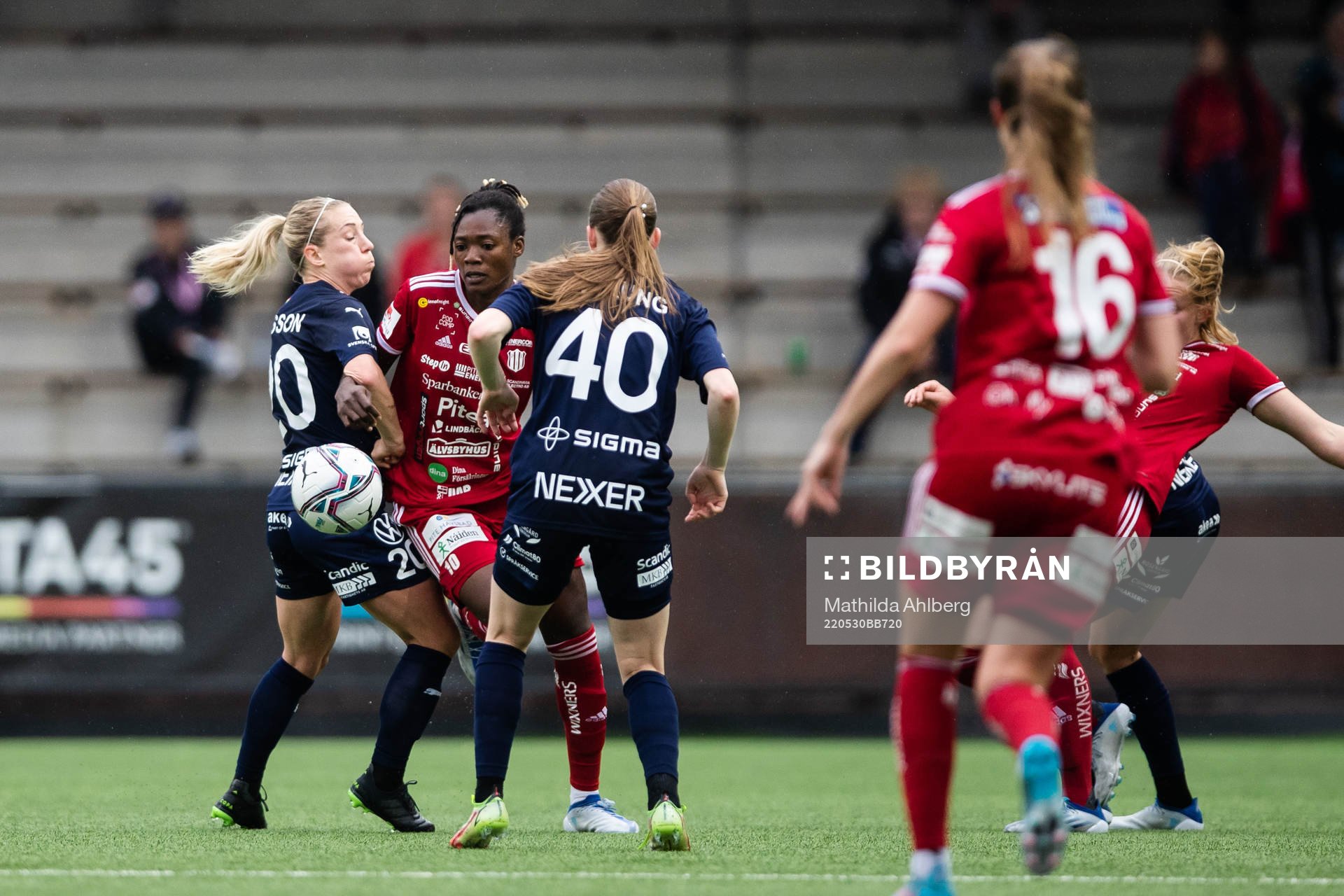 FC Rosengårds Mia Persson och Bea Sprung mot Piteås Anam