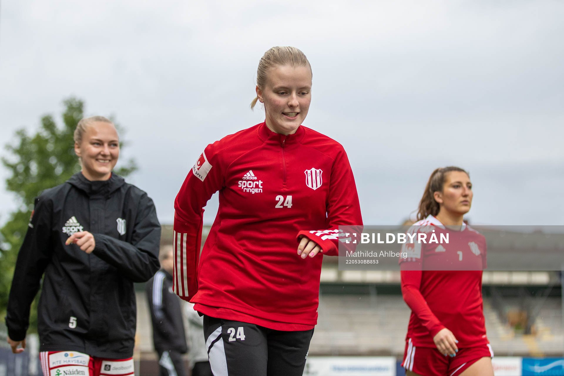 Piteås Thea Bergsten inför fotbollsmatchen i Damallsvenskan mellan FC Rosengård och Piteå den 30 maj 2022 i Malmö. 