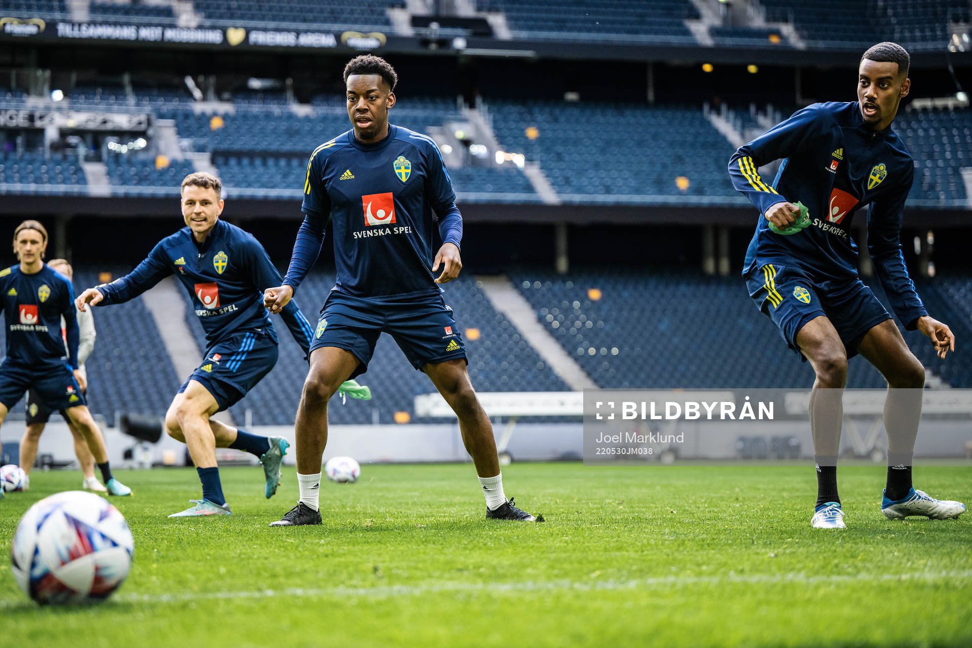 Kerim Mrabti, Anthony Elanga and Alexander Isak of the Swedish national football team during a training session on May 30, 2022 in Stockholm.