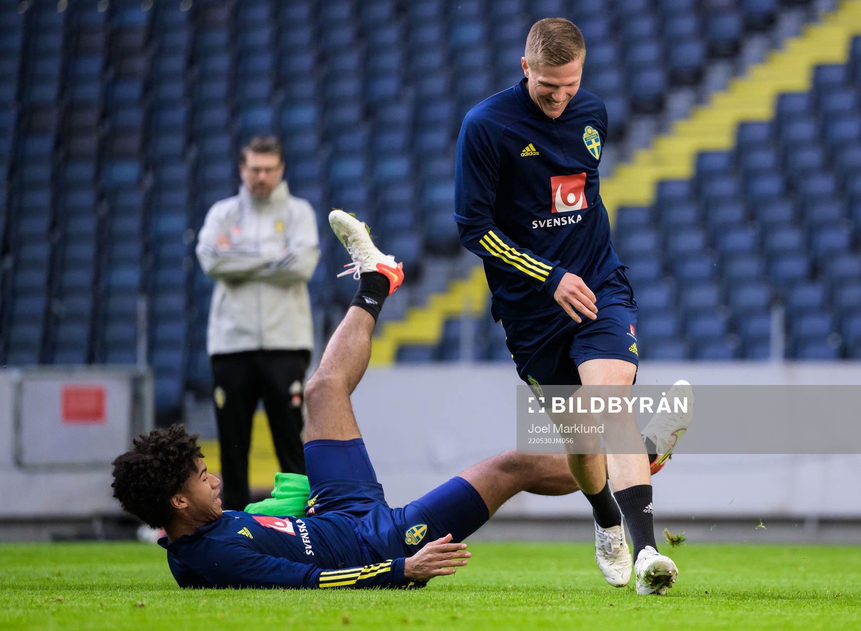 Jens Cajuste and Joakim Nilsson of the Swedish national football team during a training session on May 30, 2022 in Stockholm. 