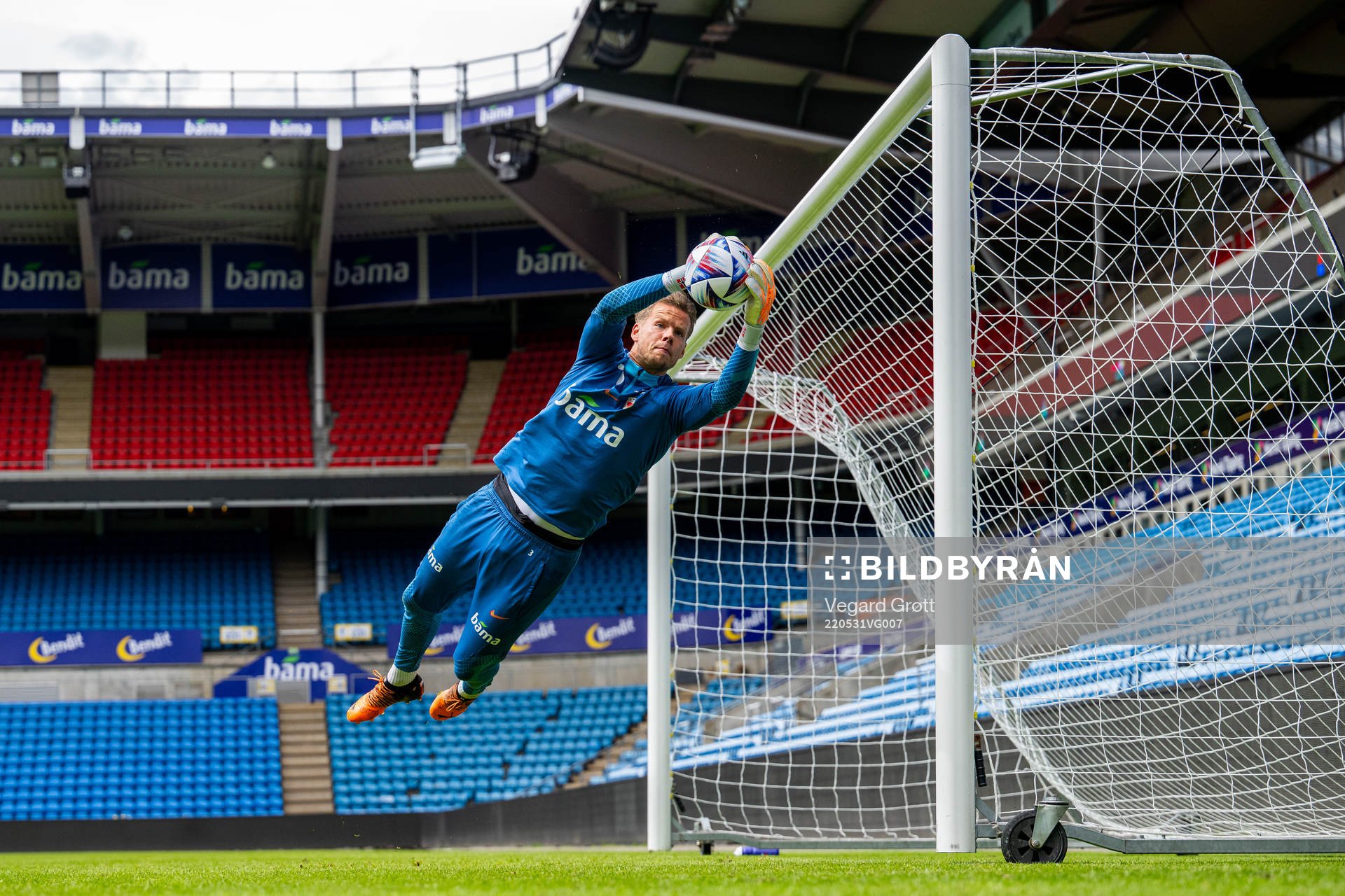 Goalkeeper Ørjan Håskjold Nyland of the Norwegian