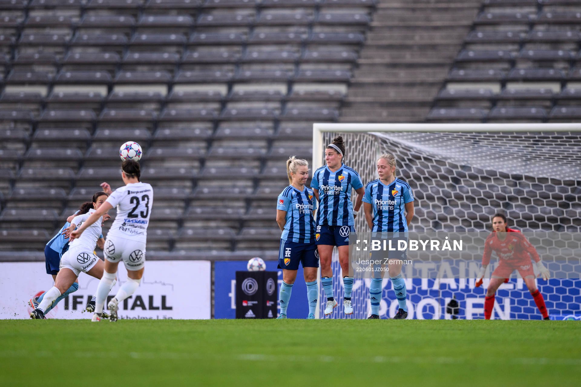 Djurgårdens Tove Almqvist, Hayley Dowd och Alice