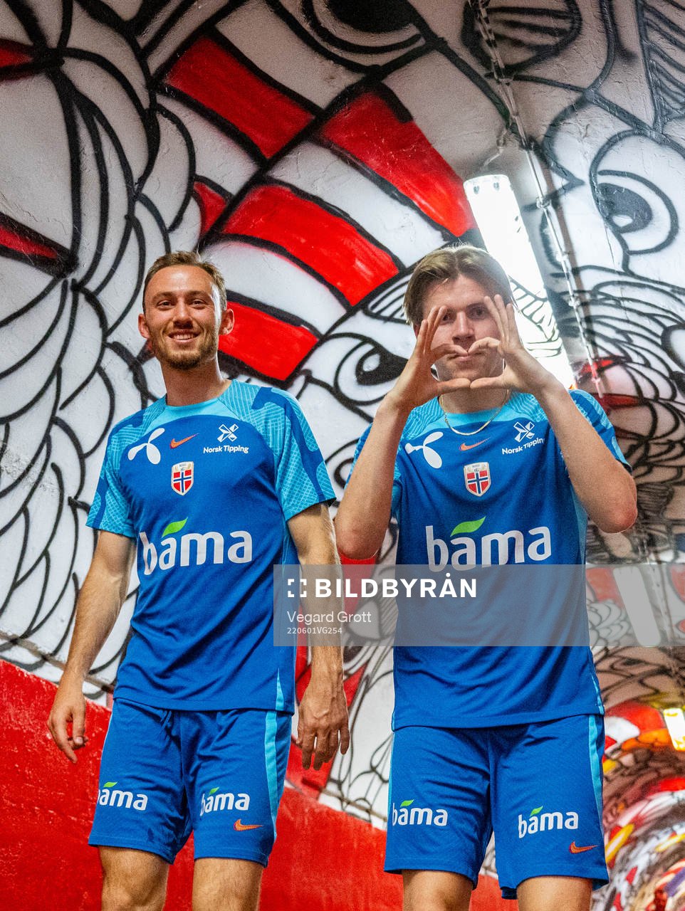 Fredrik Aursnes and Jens Petter Hauge of the Norwegian national football team after a training session on June 1, 2022 in Belgrade. 
