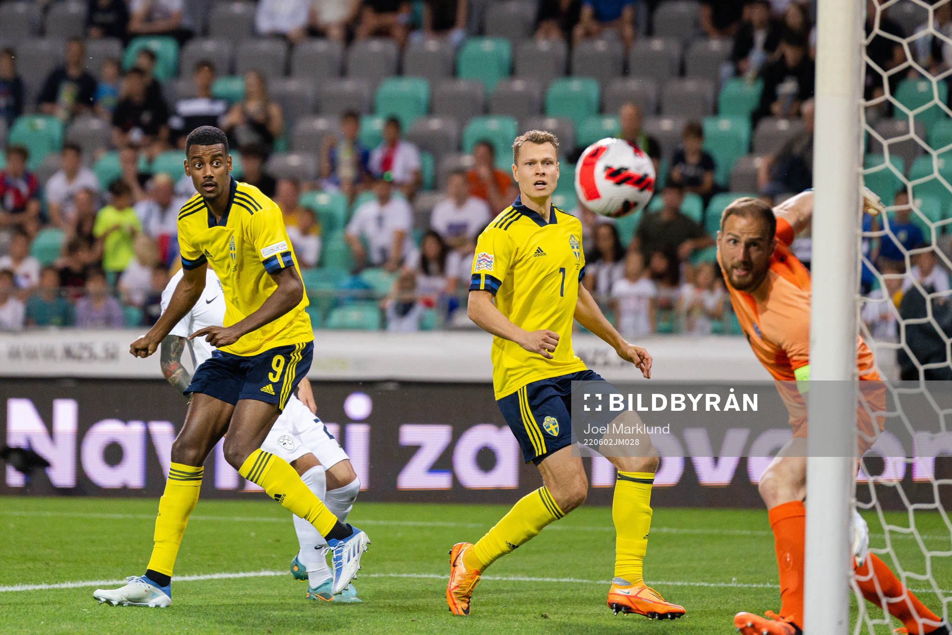 Alexander Isak and Viktor Claesson of Sweden