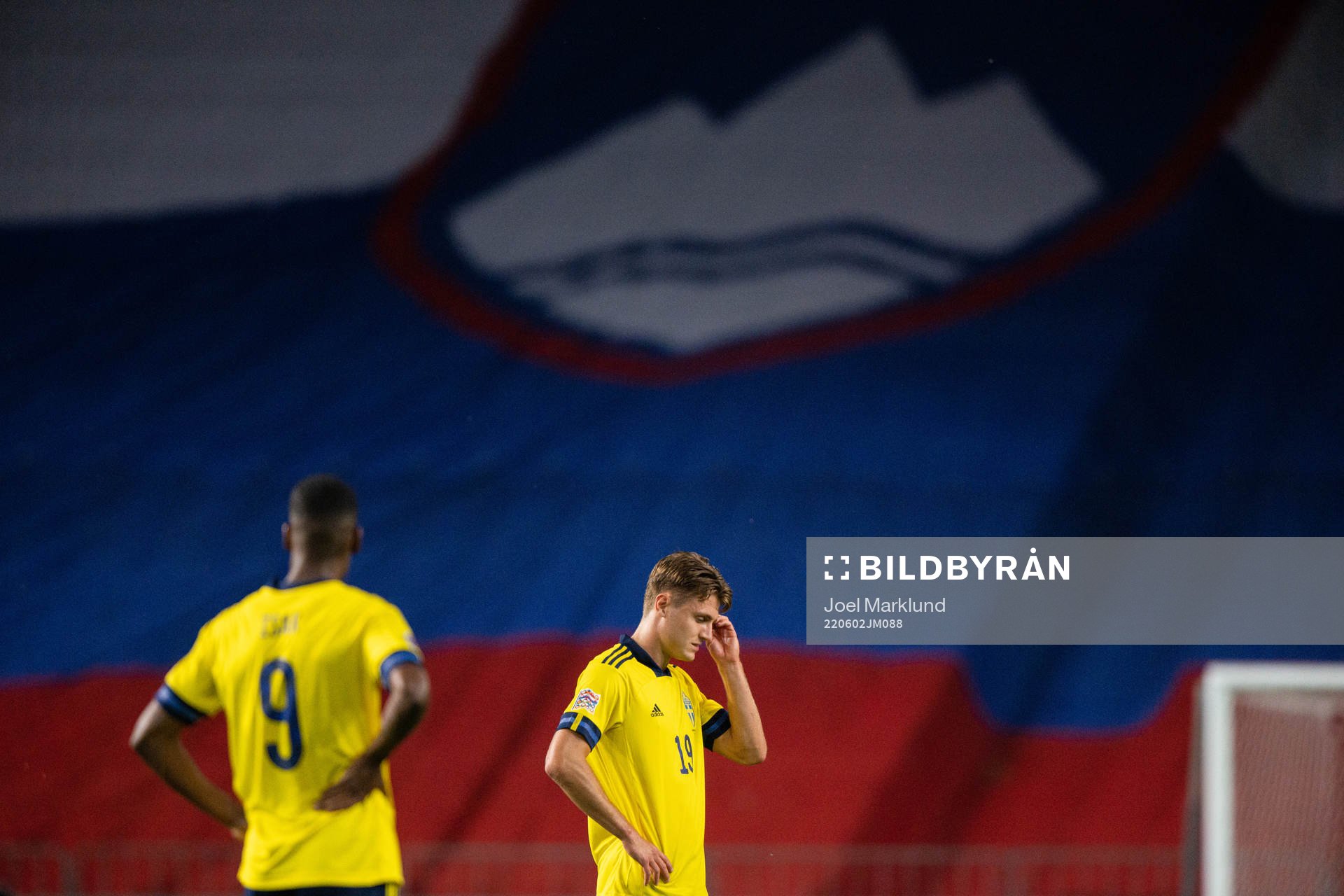 Alexander Isak and Mattias Svanberg of Sweden look dejected