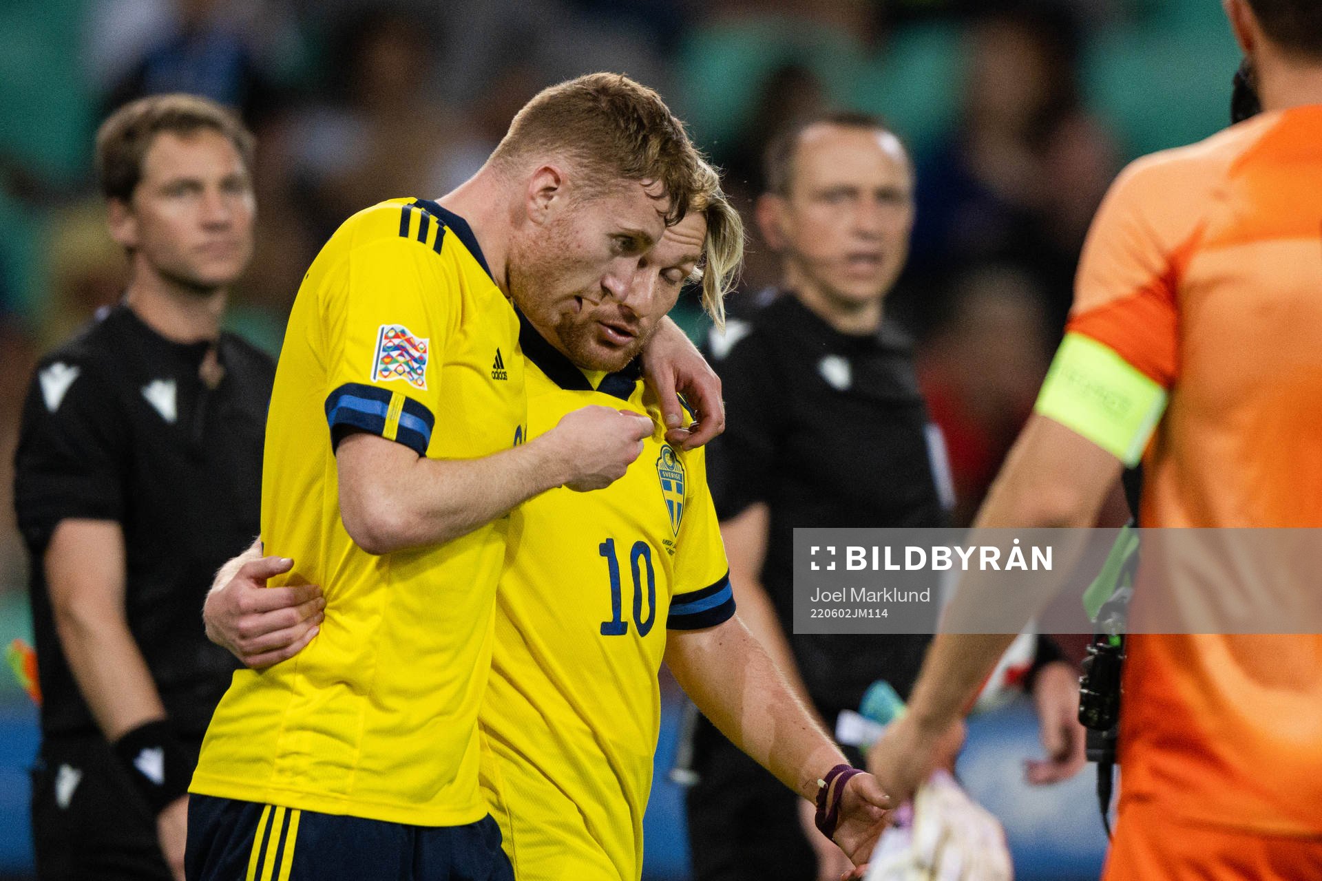 Dejan Kulusevski and Emil Forsberg of Sweden celebrate