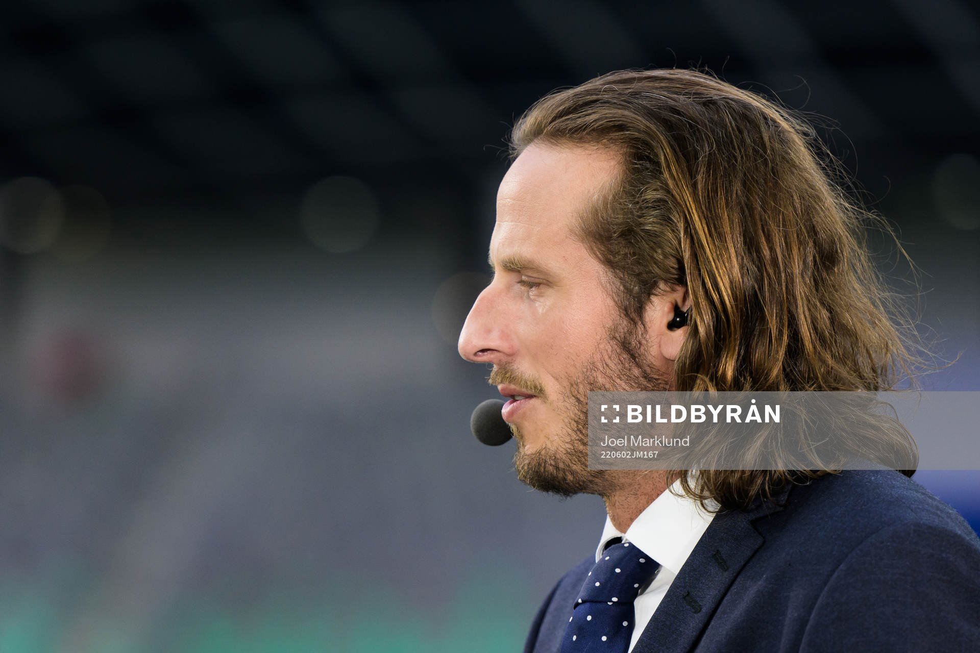 Former player Jonas Olsson in the studio of Swedish