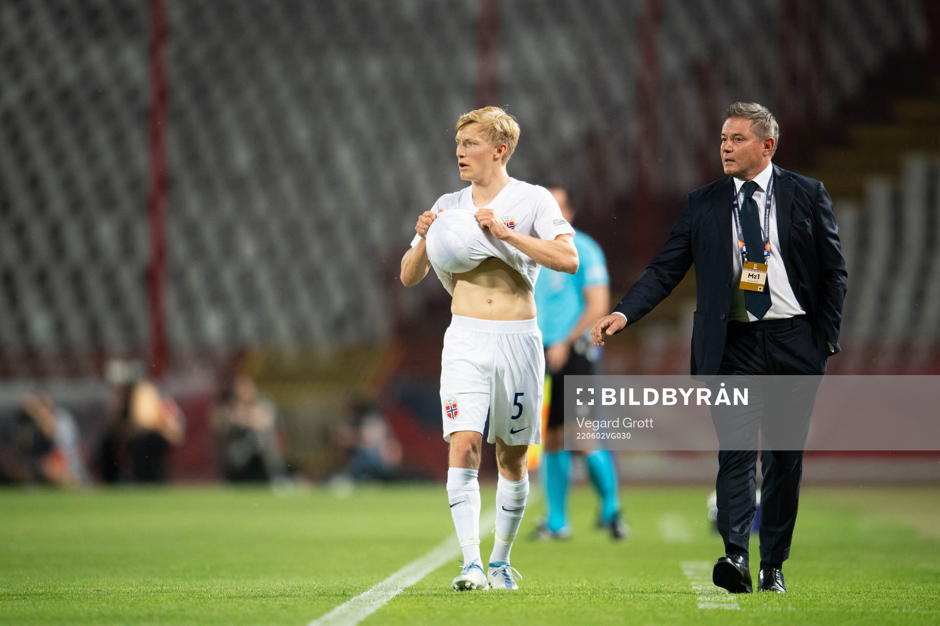 Birger Meling of Norway and Dragan Stojković, head coach