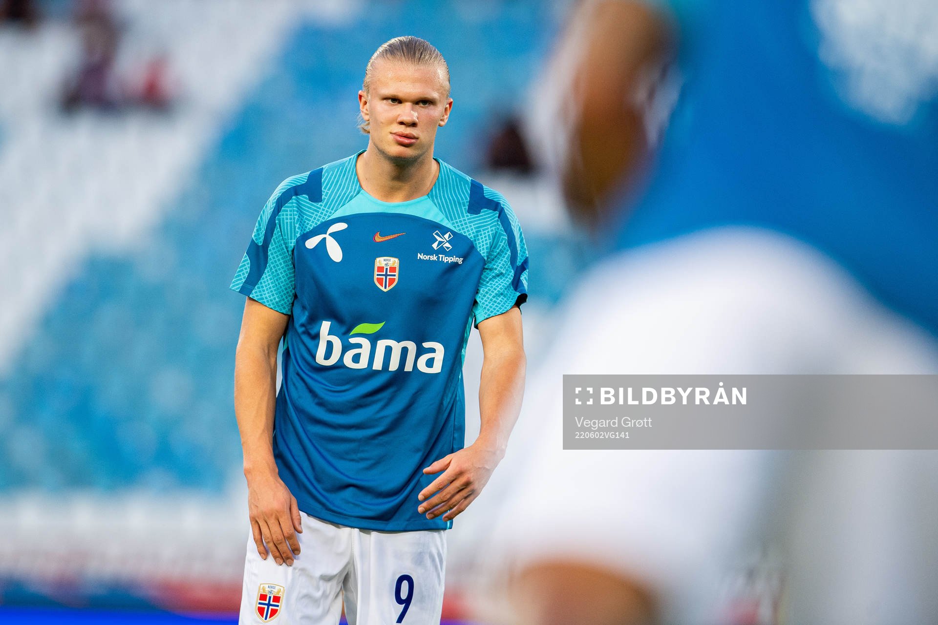 Erling Braut Haaland of Norway warms up