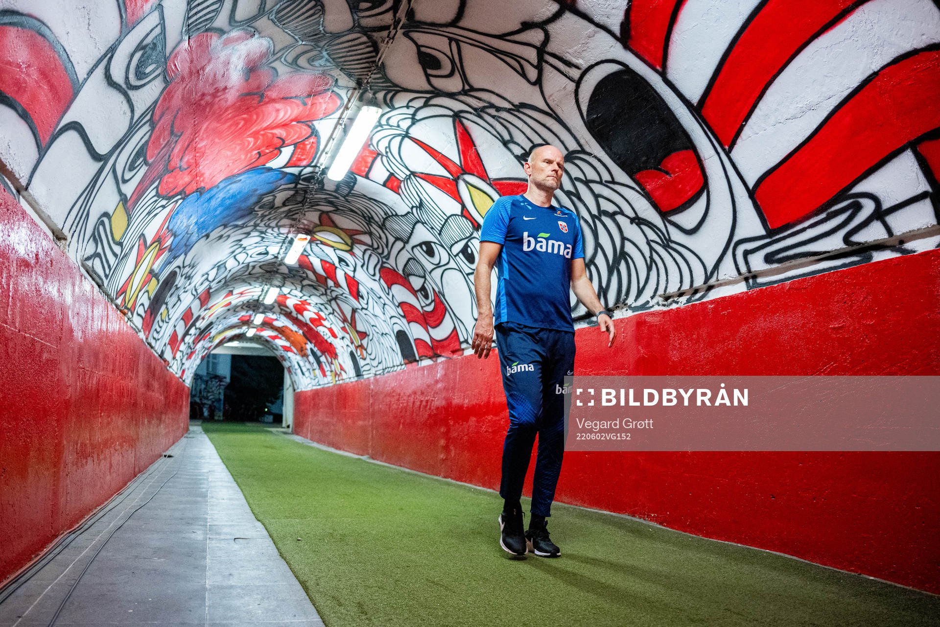 Ståle Solbakken, head coach of Norway, at half-time