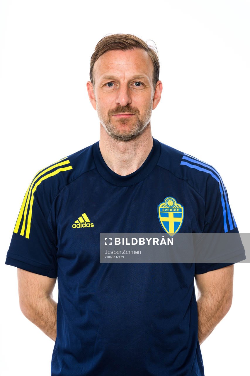 Johnny Gustafsson, tränare i P17-landslaget, poserar för ett porträtt den 3 juni 2022 i Stockholm. 