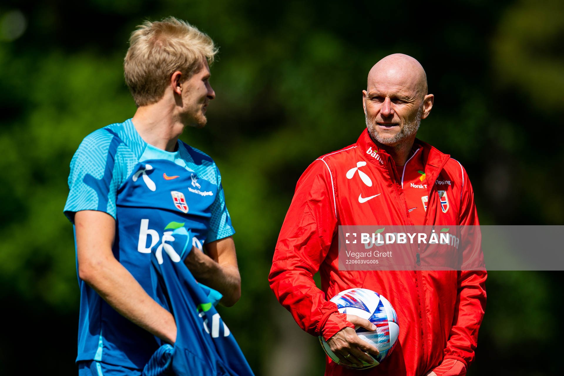 Morten Thorsby and Ståle Solbakken, head coach of the