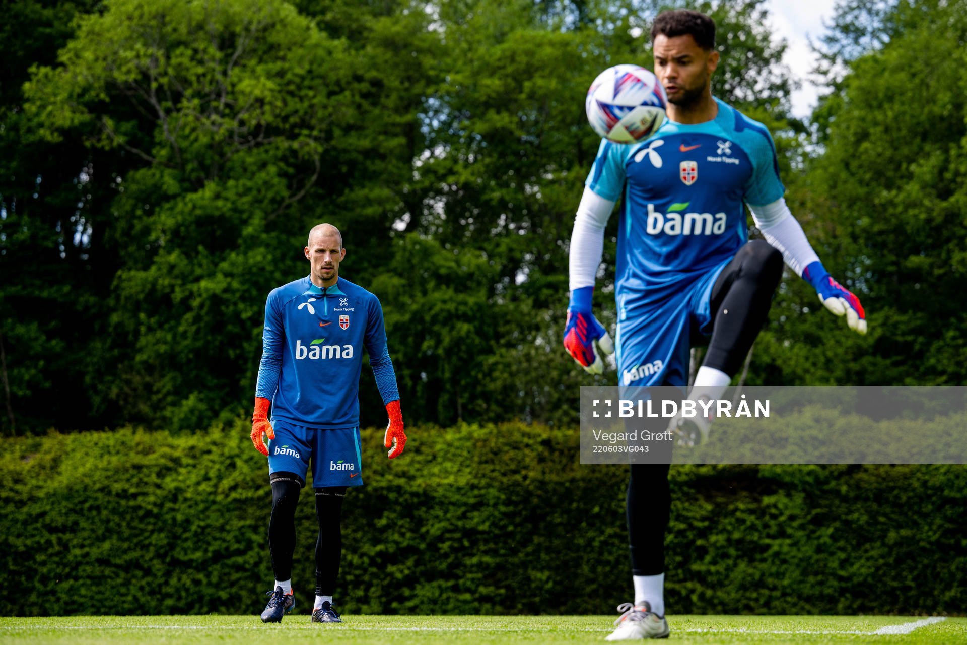 Goalkeeper André Hansen and goalkeeper Sten Grytebust of