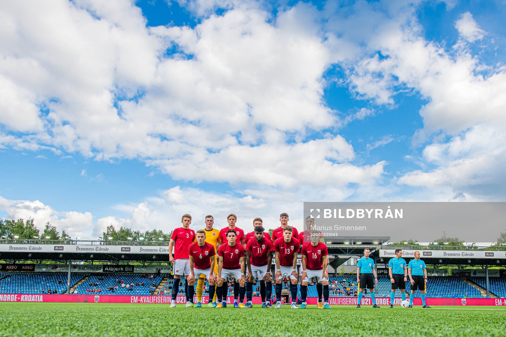 The starting eleven of Norway, from the top left; Henrik