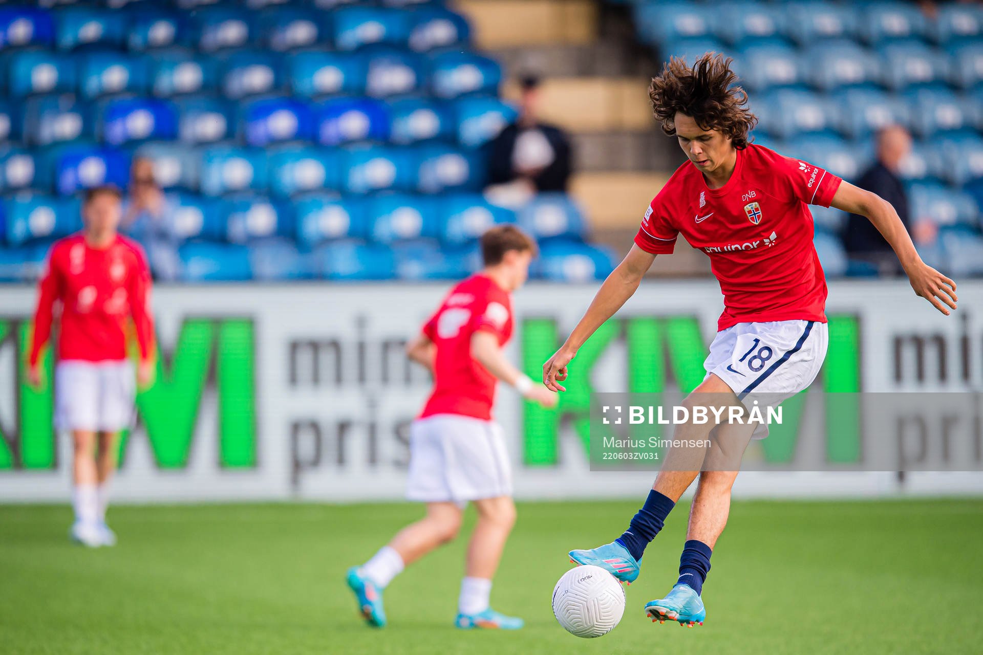 Martin Njøten Palumbo of Norway warms up