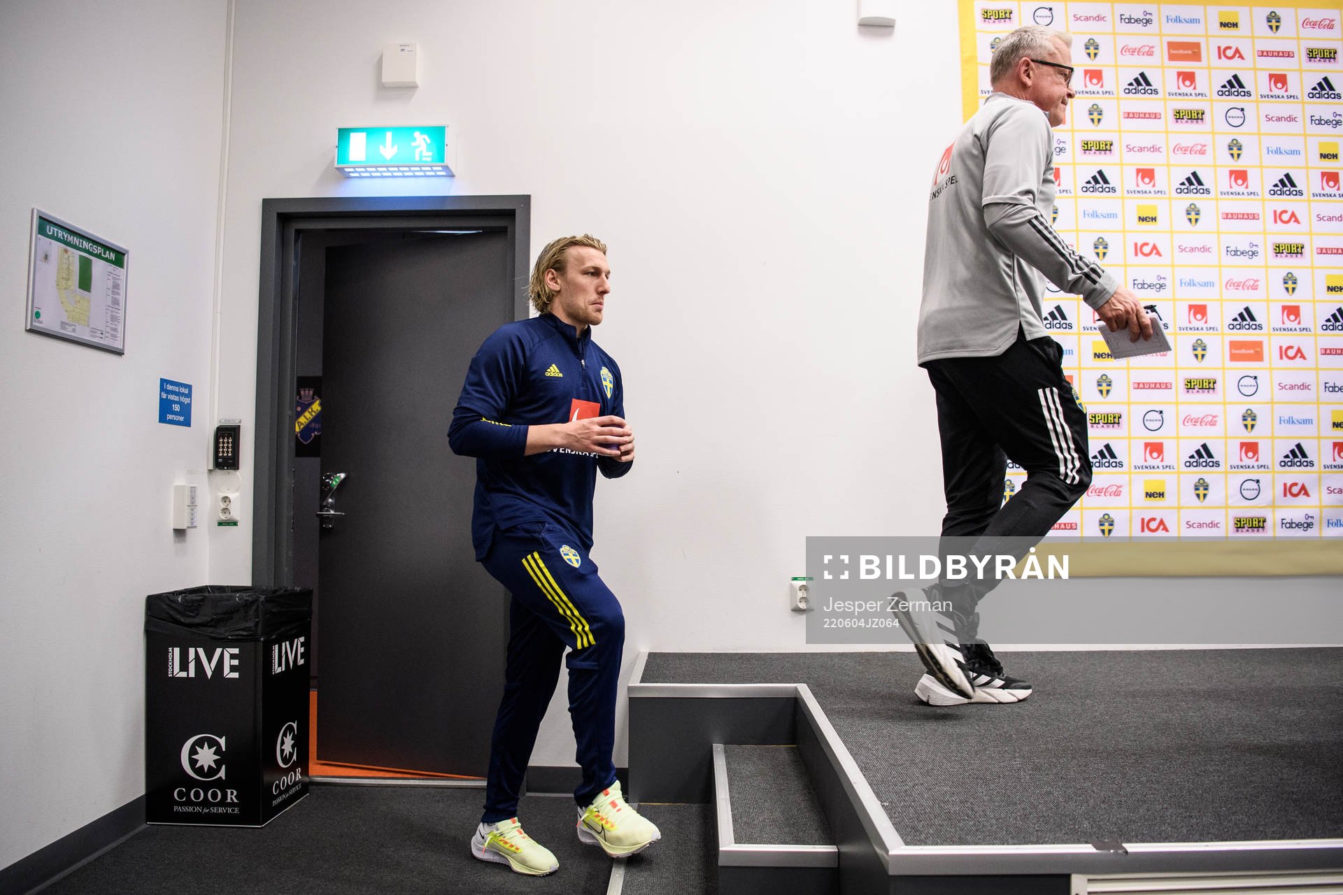 Emil Forsberg and head coach Janne Andersson of the Swedish