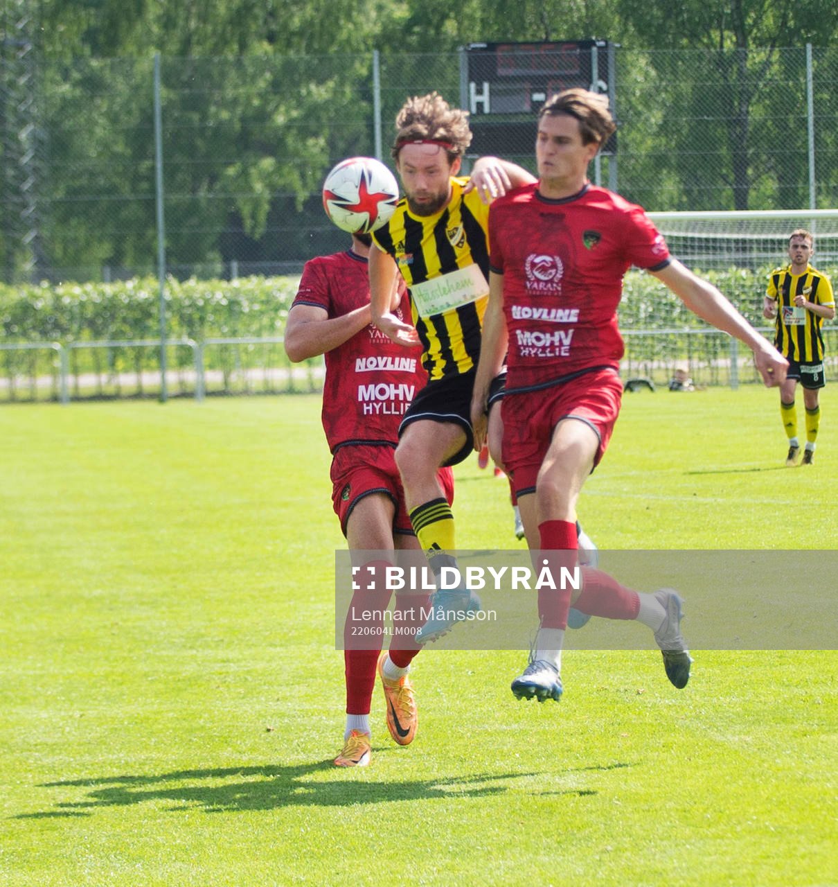 IFK Hässleholms Albin Ekström i matchen i div. 2 Södra