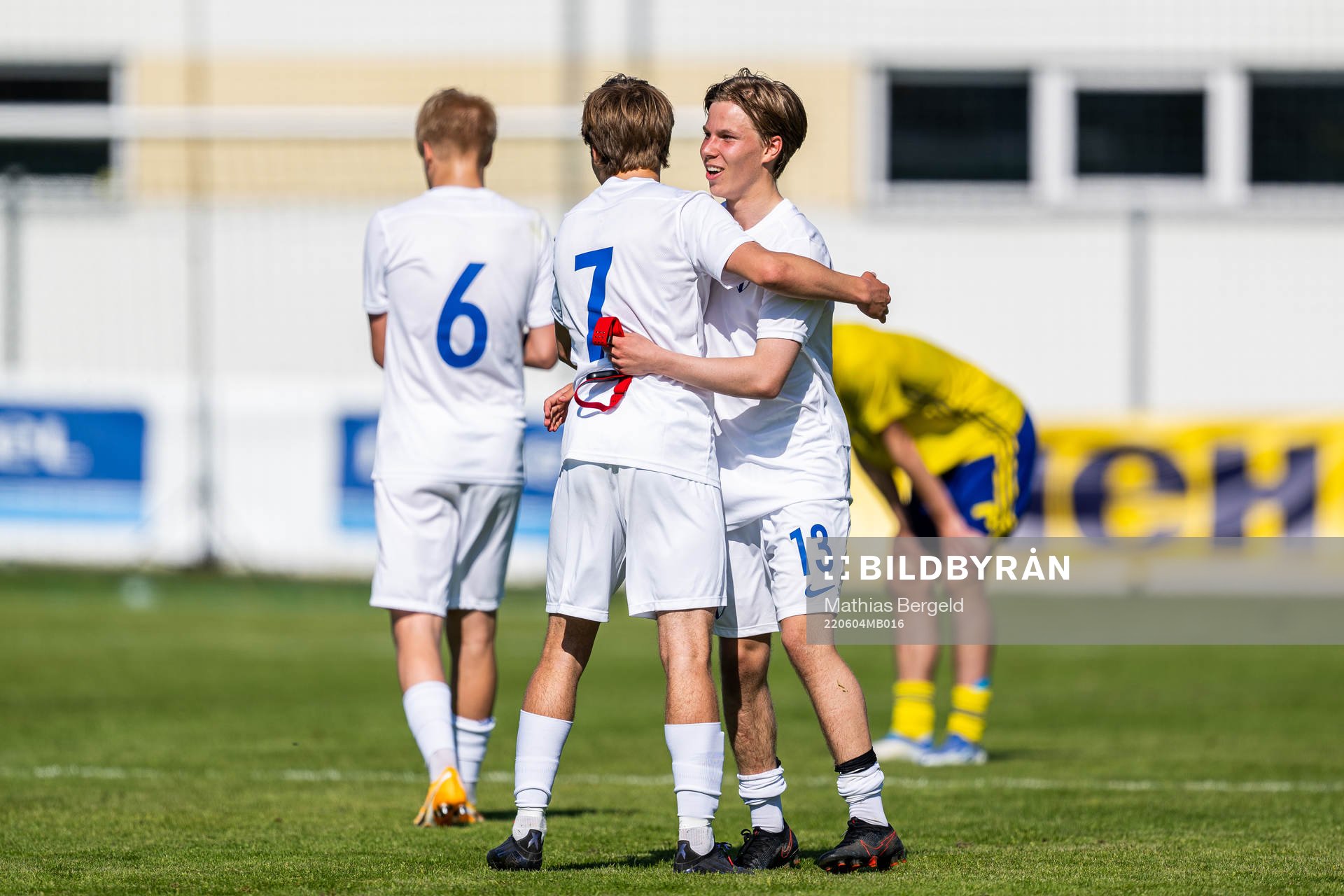 Finlands Aaro Toivonen och Otso Liimatta jublar