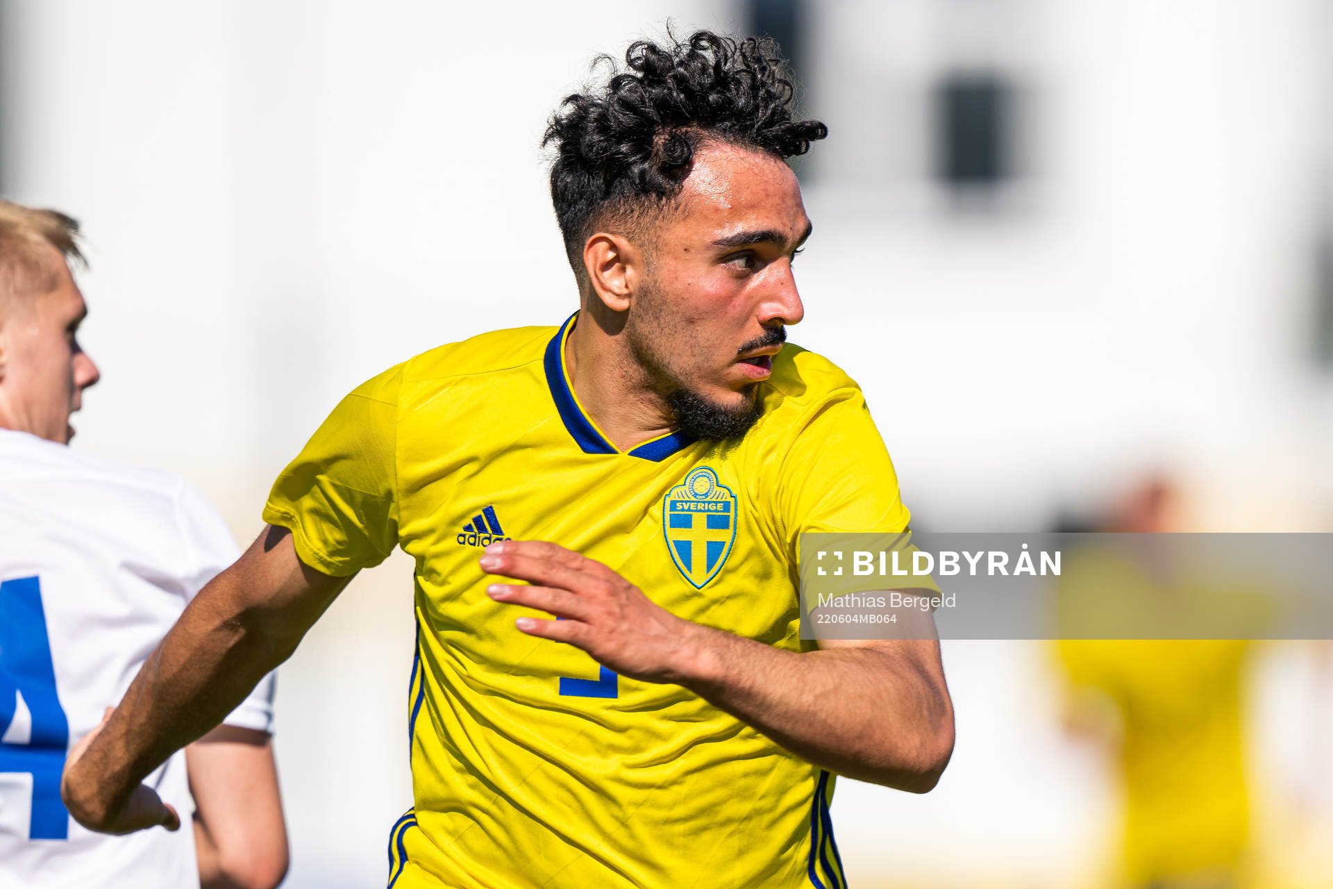 Sveriges Alexandros Garcia under fotbollsmatchen i trenationersturneringen för P18 mellan Sverige och Finland den 4 juni 2022 i Skene.