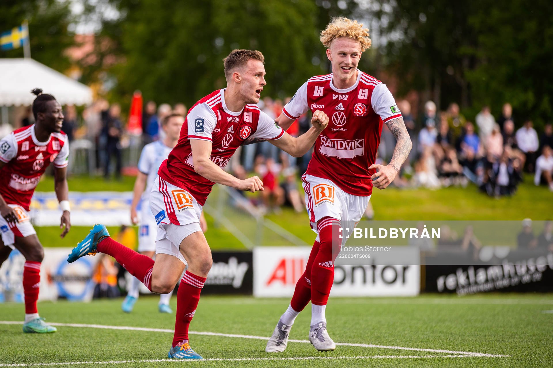 Sandvikens Daniel Söderberg jublar