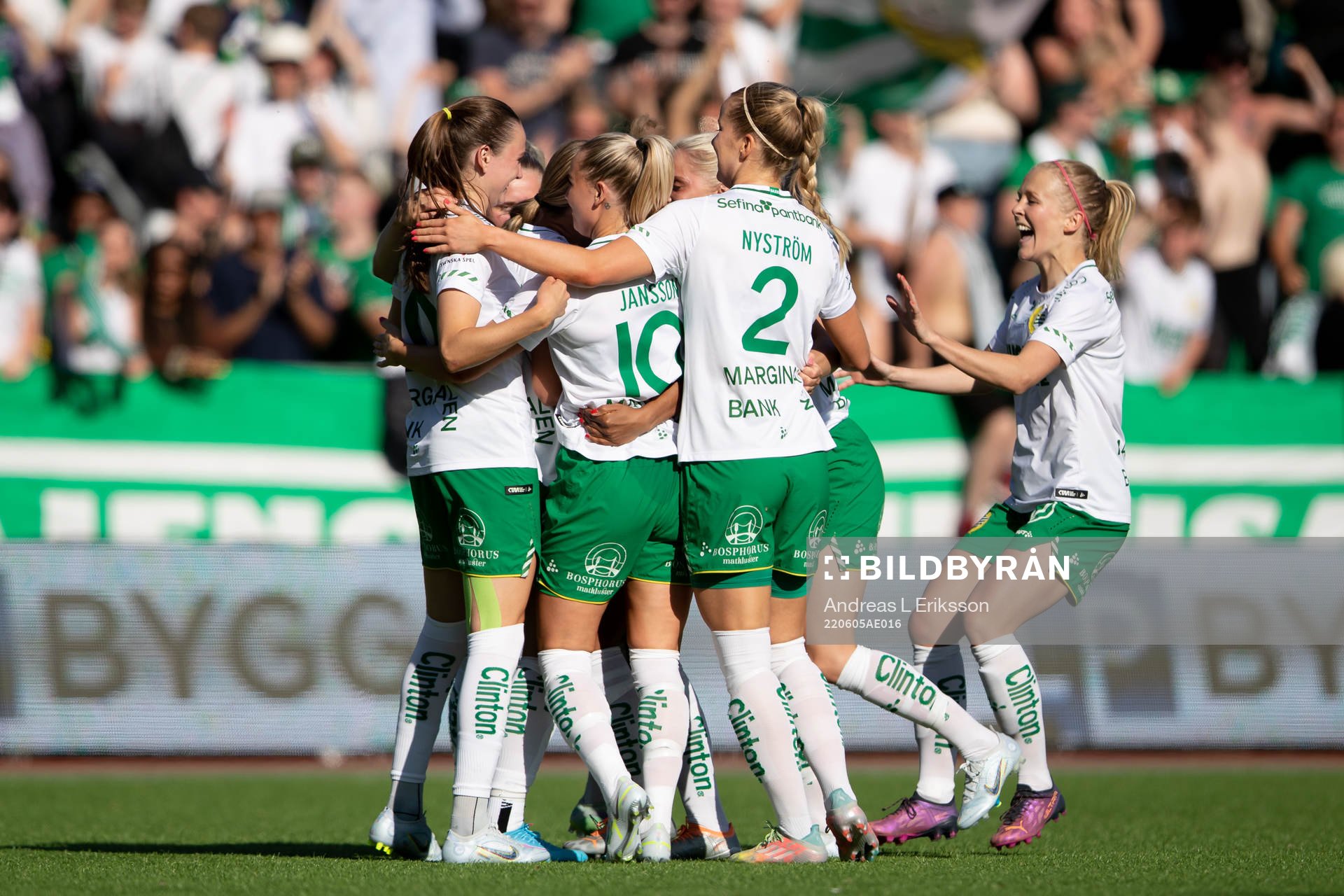 Hammarbys Courtney Nevin jublar