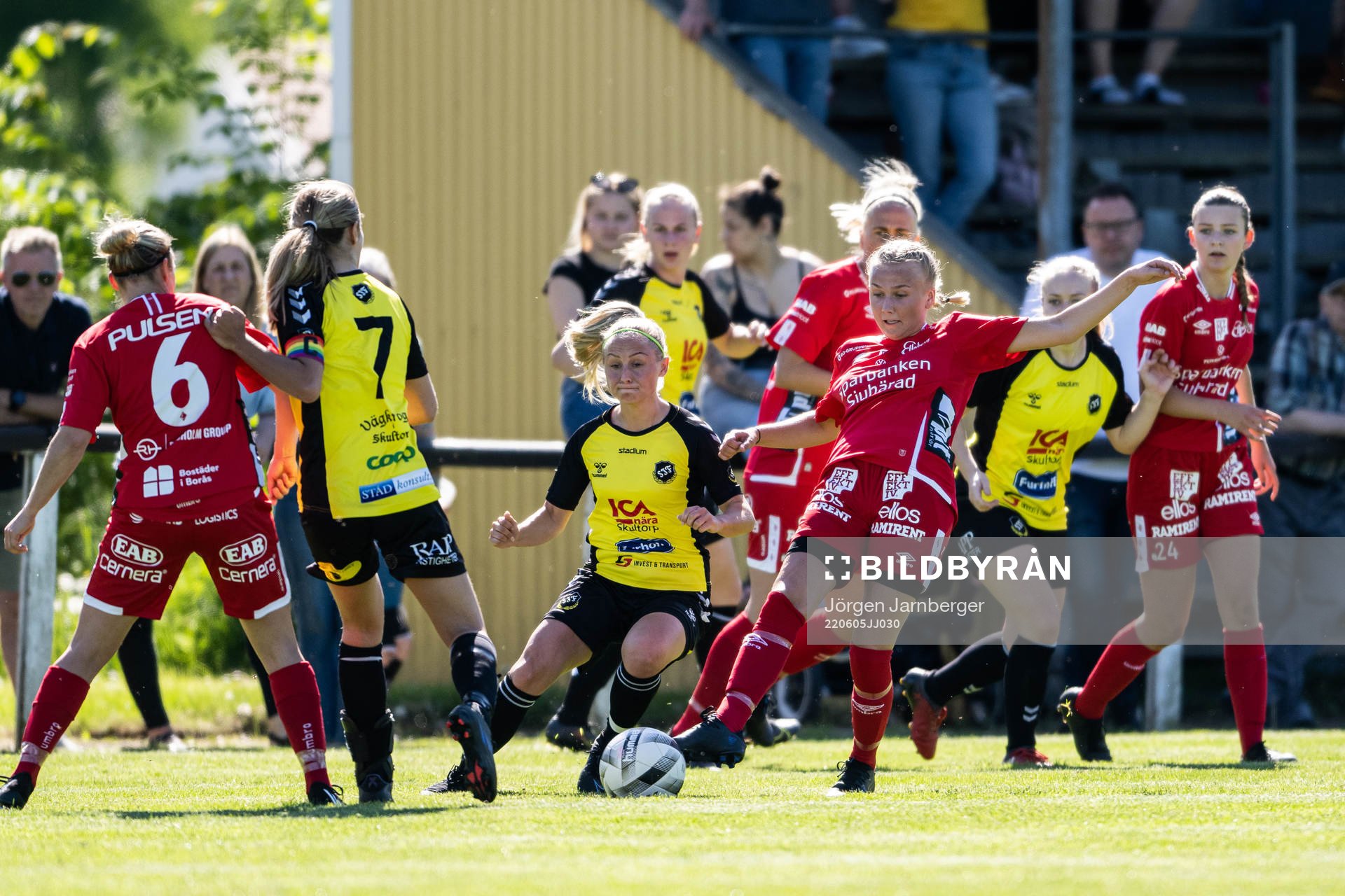 Elfsborgs Linn Sångberg under fotbollsmatchen i Div 2 Mellersta Götaland mellan Skultorp och Elfsborg den 5 juni 2022 i Skultorp.
