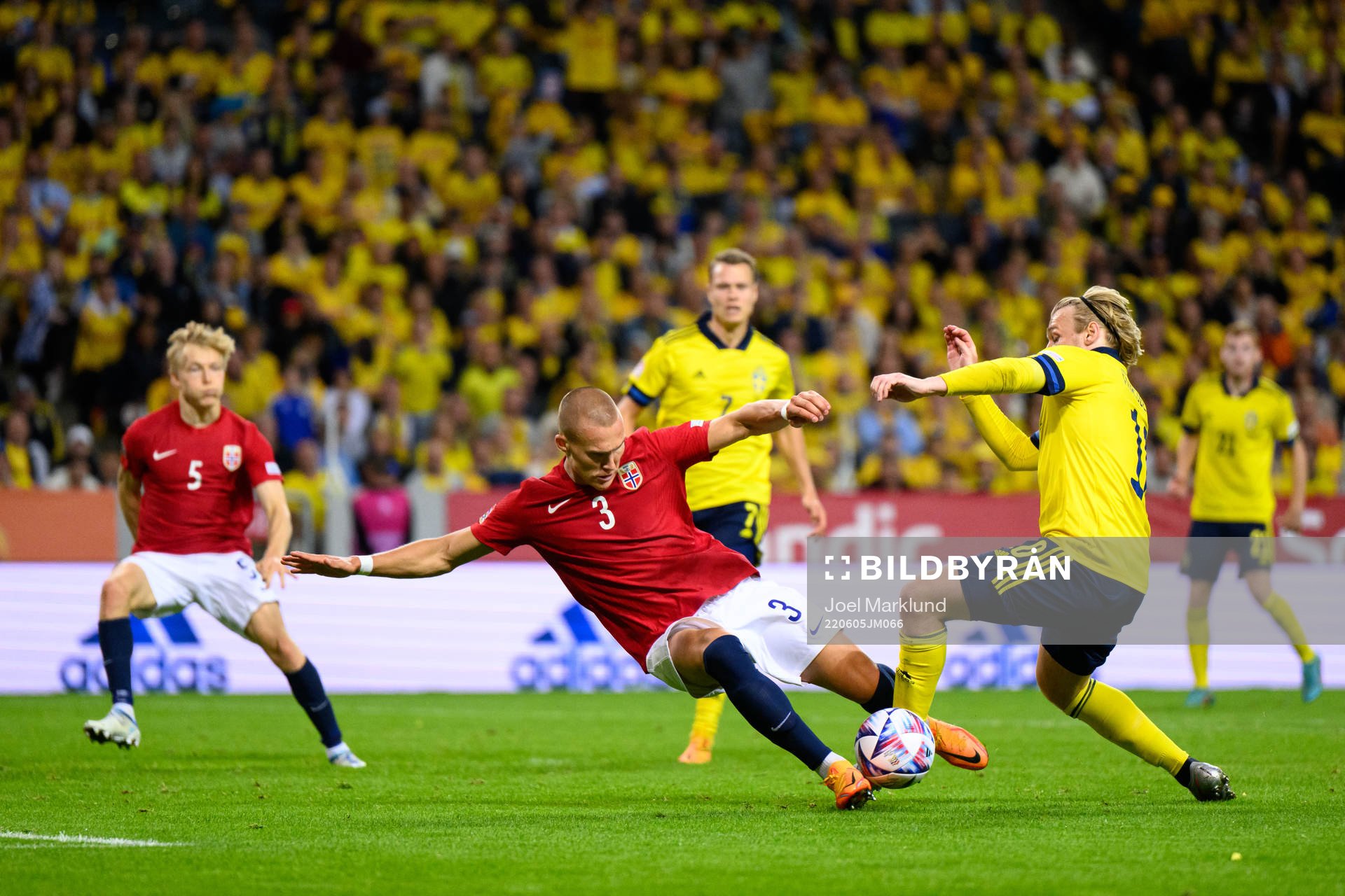 Leo Skiri Østigård of Norway and Emil Forsberg of Sweden