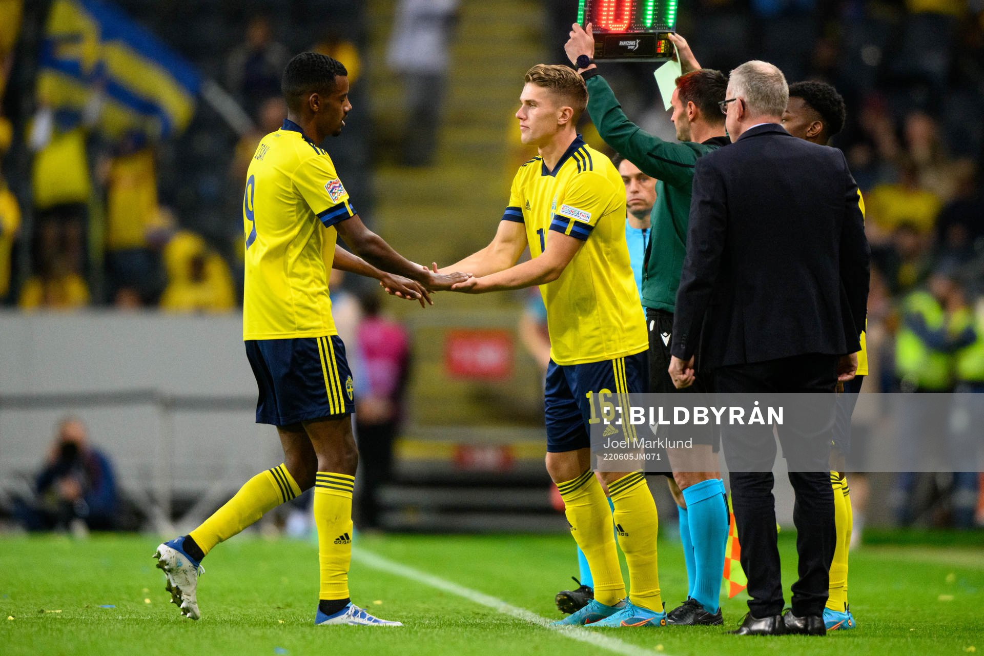 Alexander Isak of Sweden is replaced by Viktor Gyökeres
