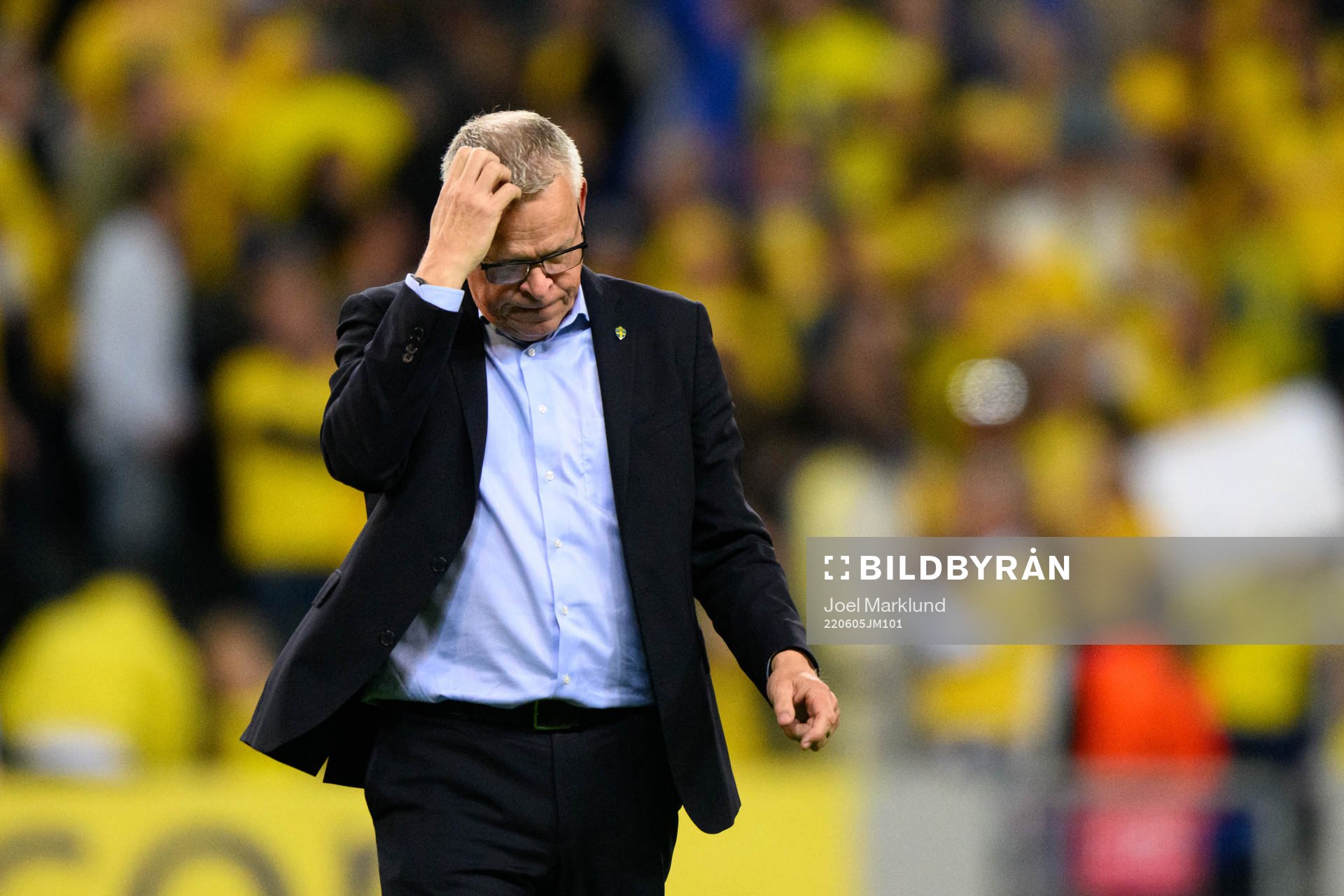 Head coach Janne Andersson of Sweden looks dejected