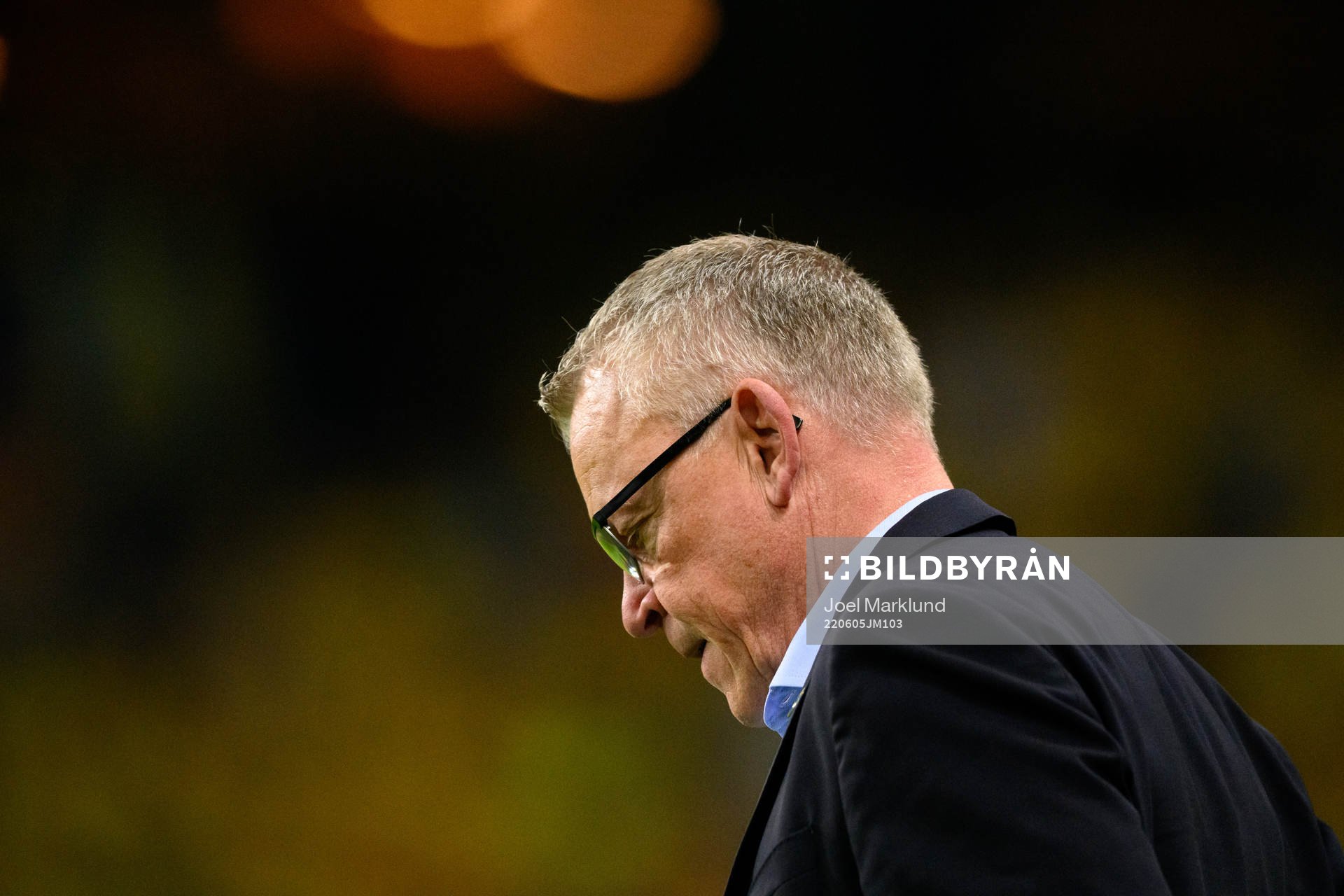 Head coach Janne Andersson of Sweden looks dejected
