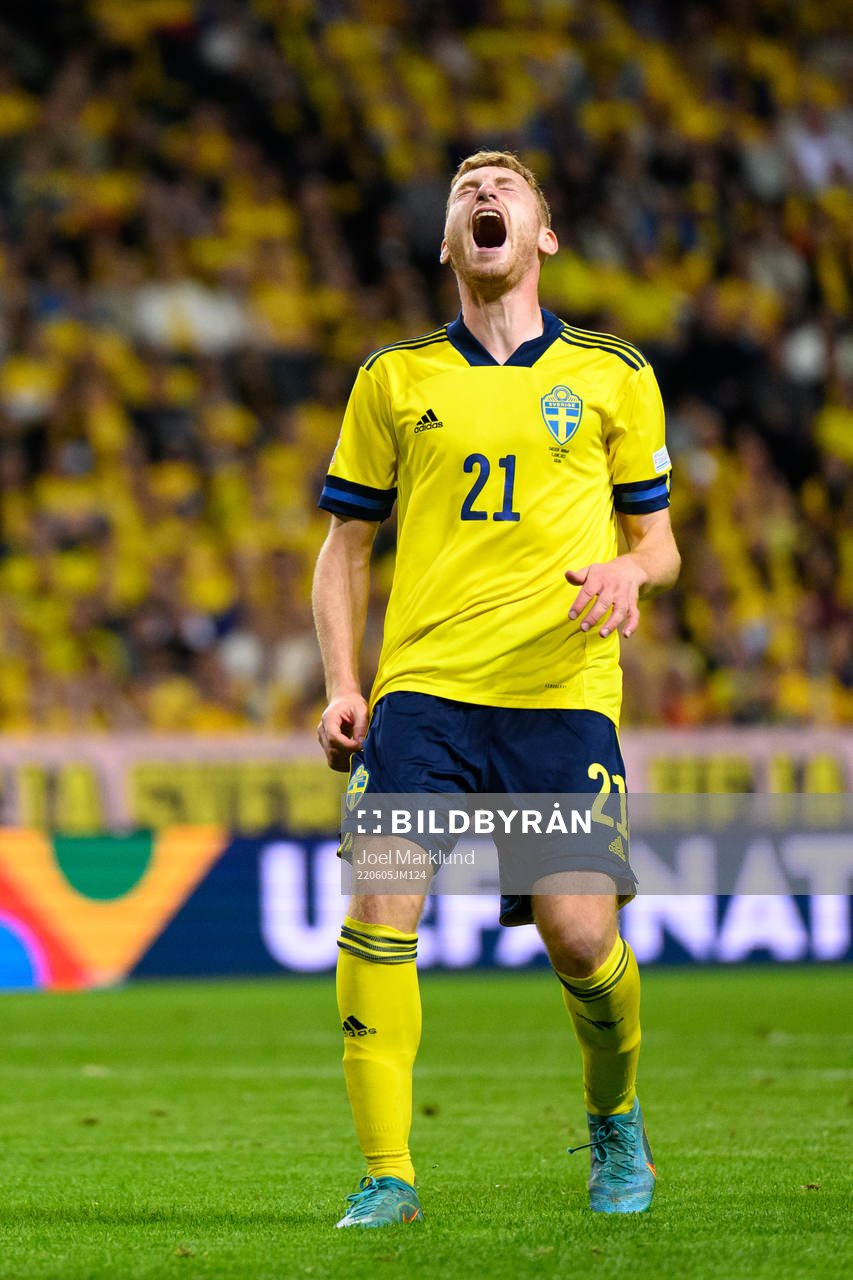 Dejan Kulusevski of Sweden reacts