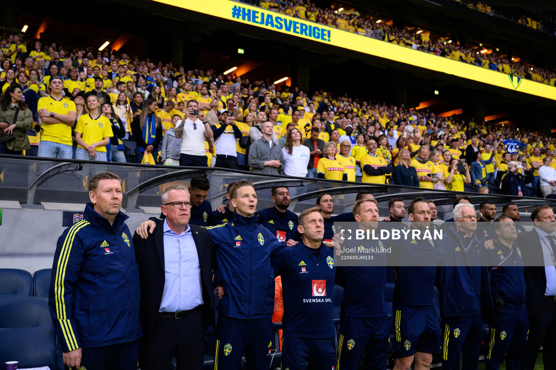 Assistant coach Peter Wettergren and head coach Janne