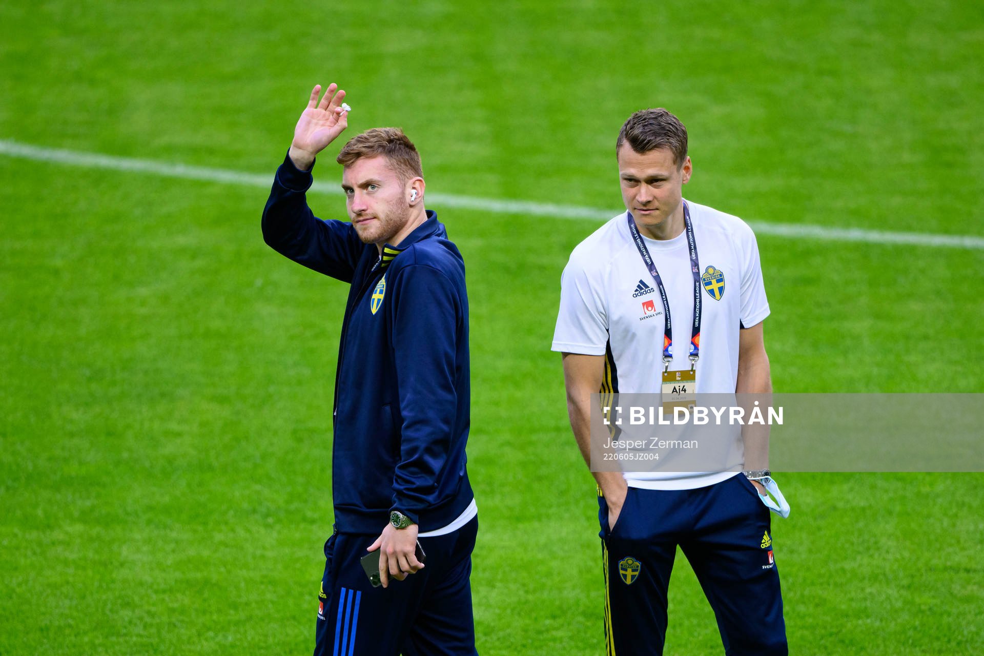 Dejan Kulusevski and Viktor Claesson of Sweden