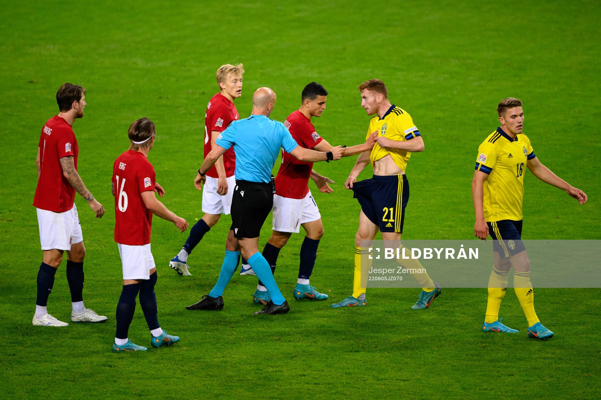 Dejan Kulusevski of Sweden reacts against Stefan Strandberg