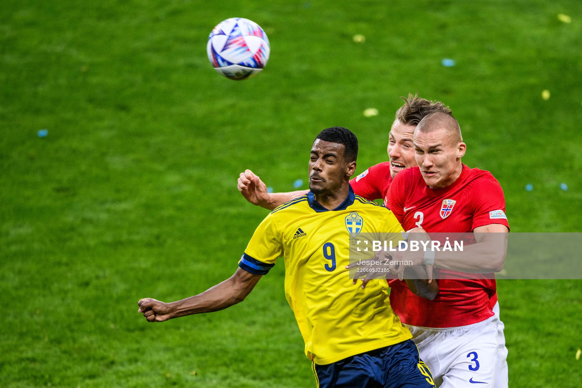 Alexander Isak of Sweden against Leo Skiri Østigård of