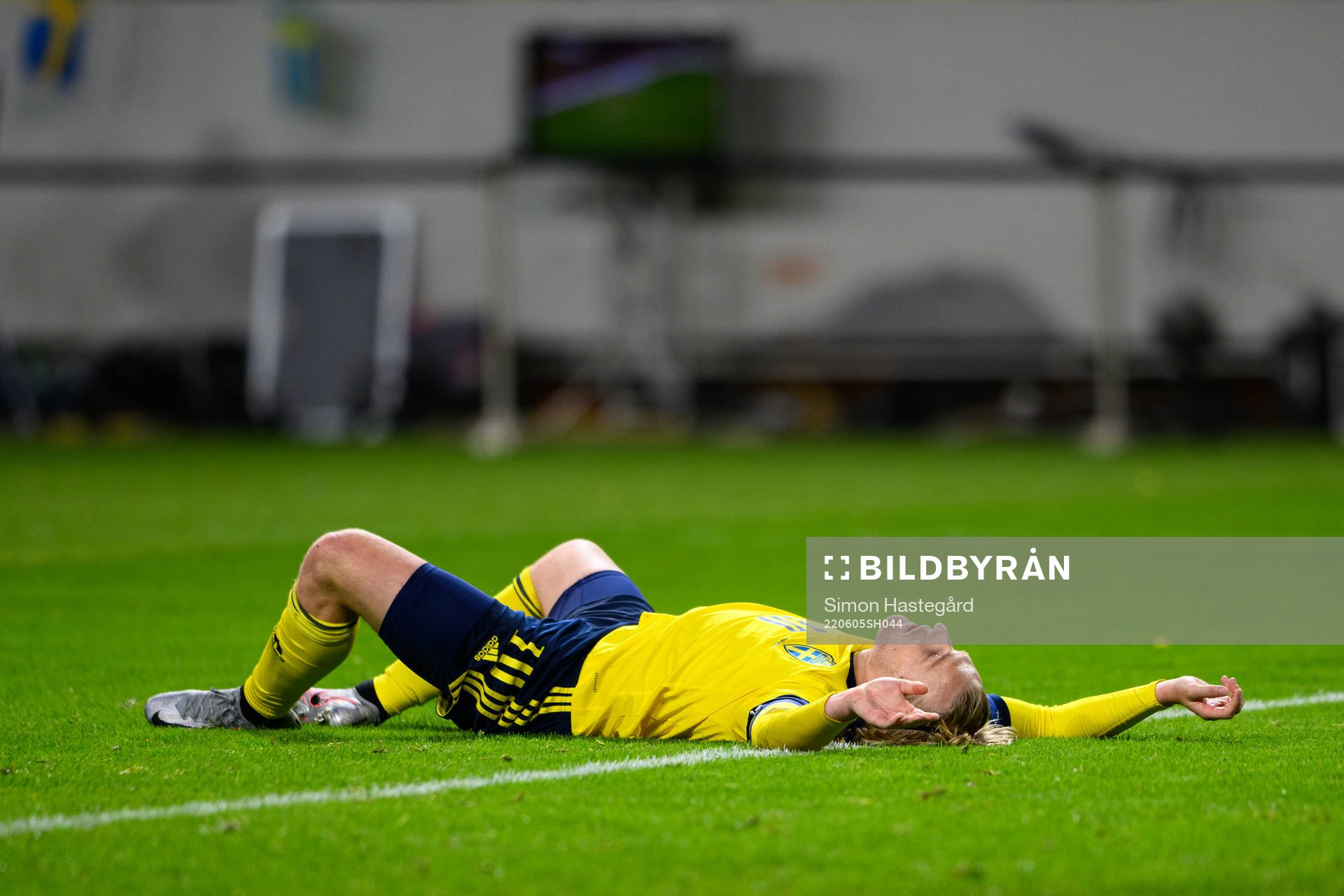 Emil Forsberg of Sweden looks dejected